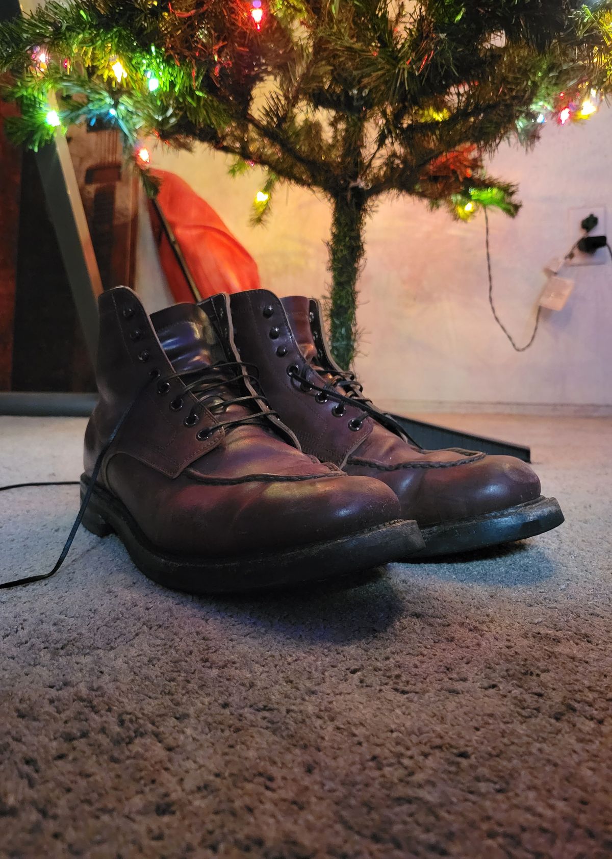 Photo by tlmader on January 14, 2023 of the Role Club Townsman Lace Boots in Horween Color 8 Shell Cordovan.