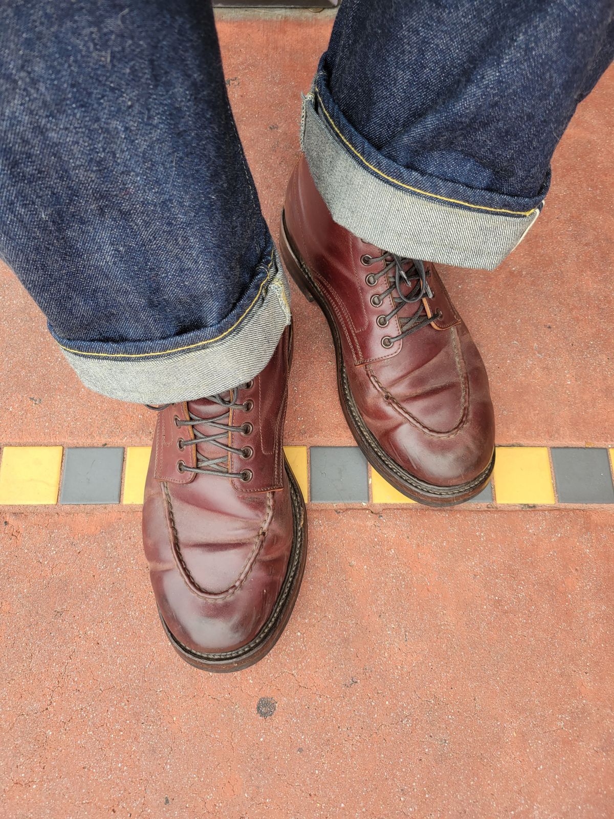 Photo by tlmader on July 22, 2023 of the Role Club Townsman Lace Boots in Horween Color 8 Shell Cordovan.