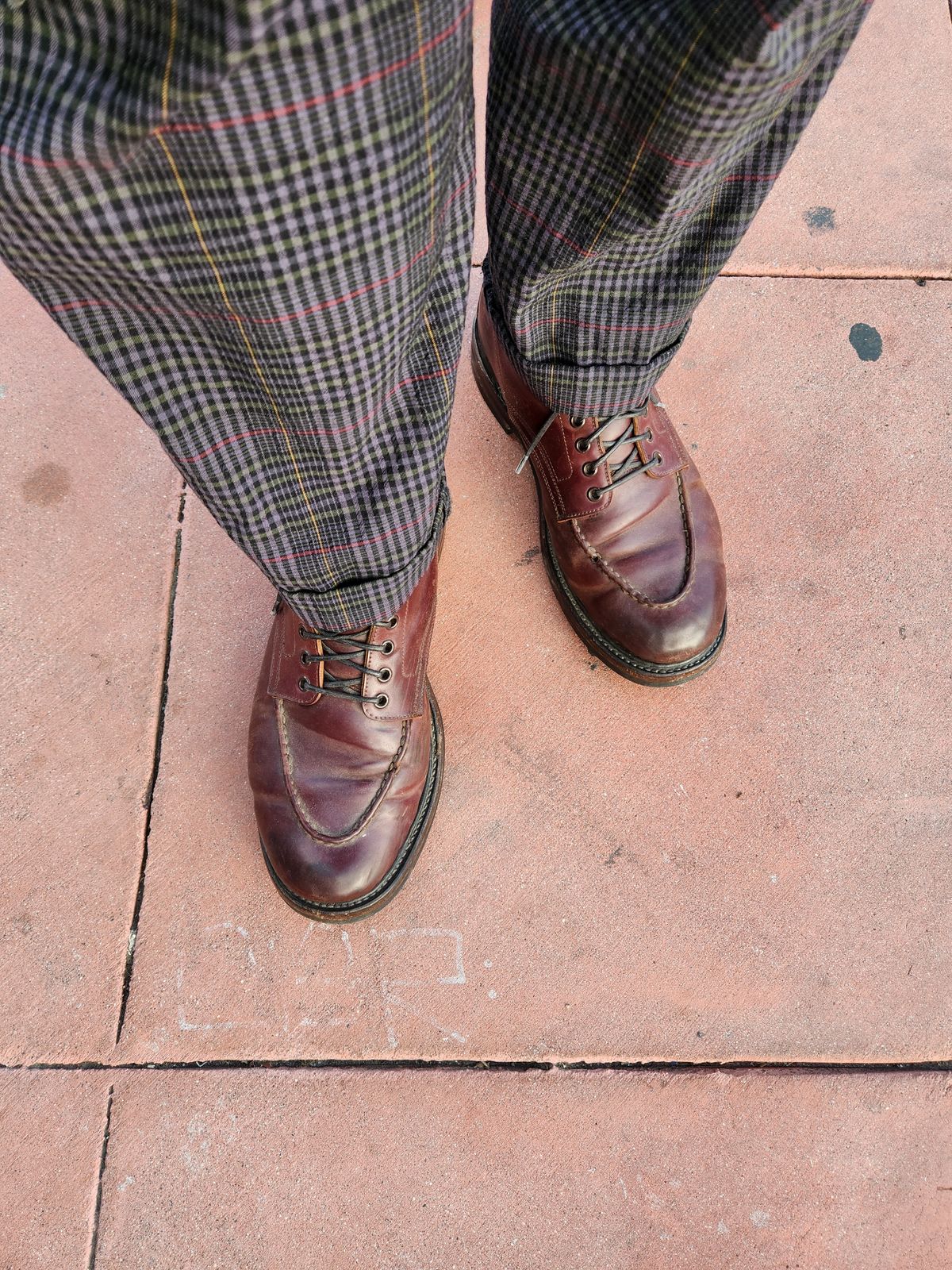 Photo by tlmader on May 11, 2024 of the Role Club Townsman Lace Boots in Horween Color 8 Shell Cordovan.