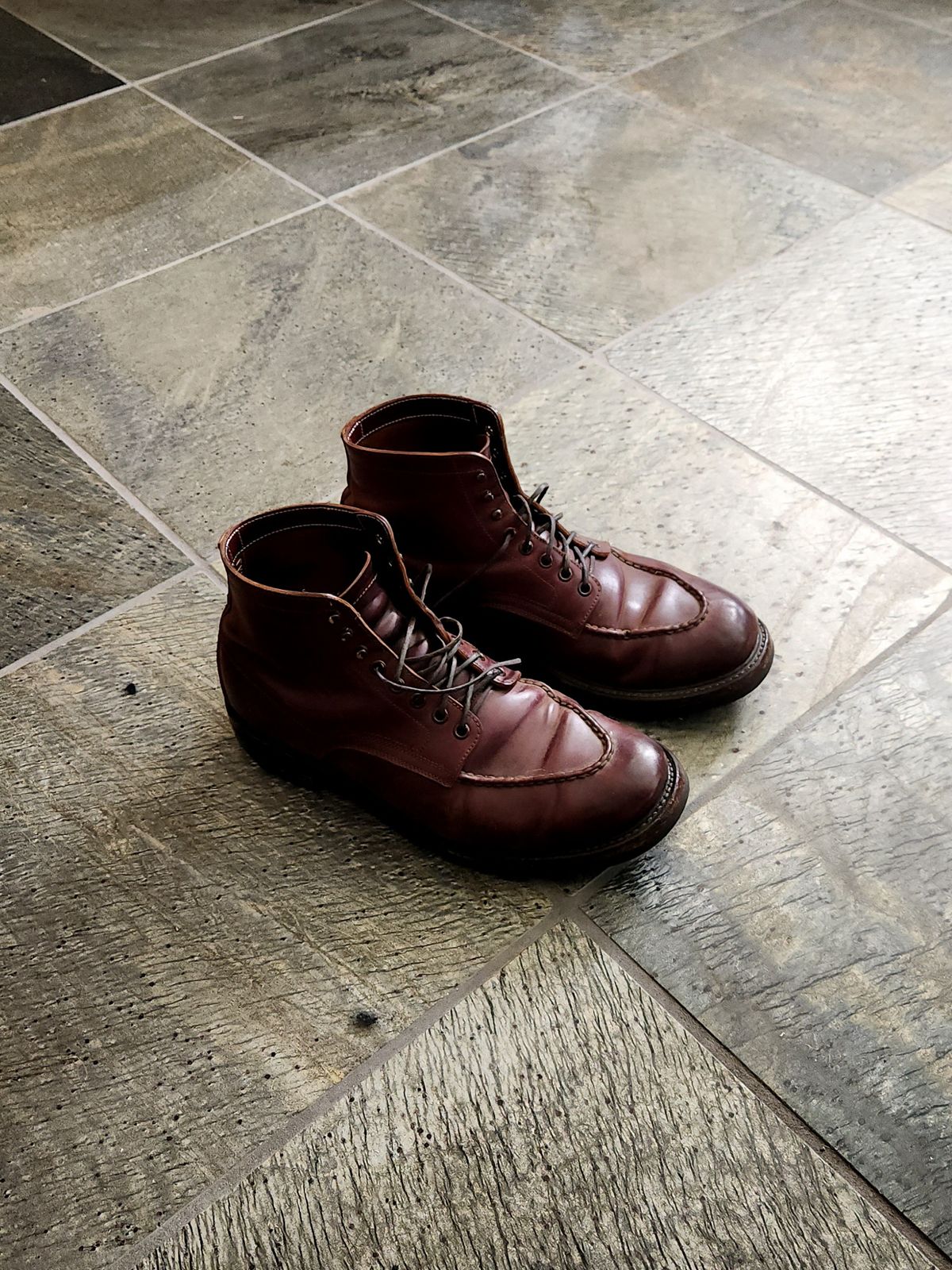 Photo by tlmader on June 7, 2024 of the Role Club Townsman Lace Boots in Horween Color 8 Shell Cordovan.