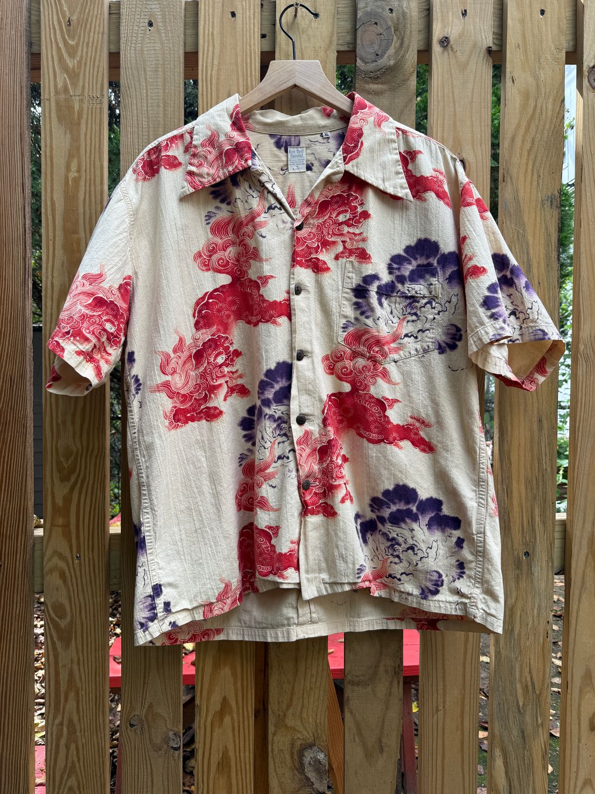Photo by tlmader on September 27, 2025 of the Sun Surf Special Edition Aloha Shirt in Karajishi Botan.
