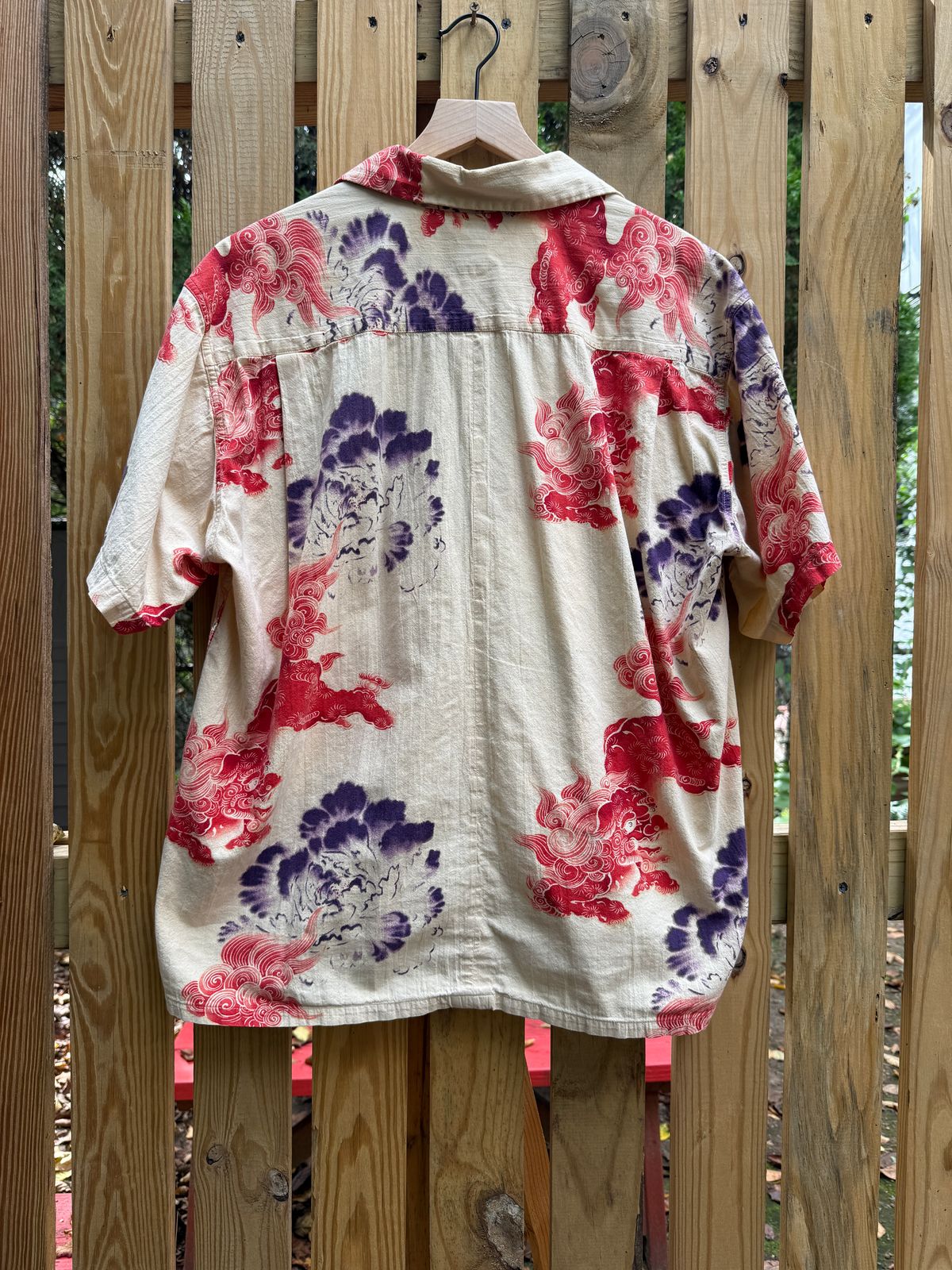Photo by tlmader on September 27, 2025 of the Sun Surf Special Edition Aloha Shirt in Karajishi Botan.