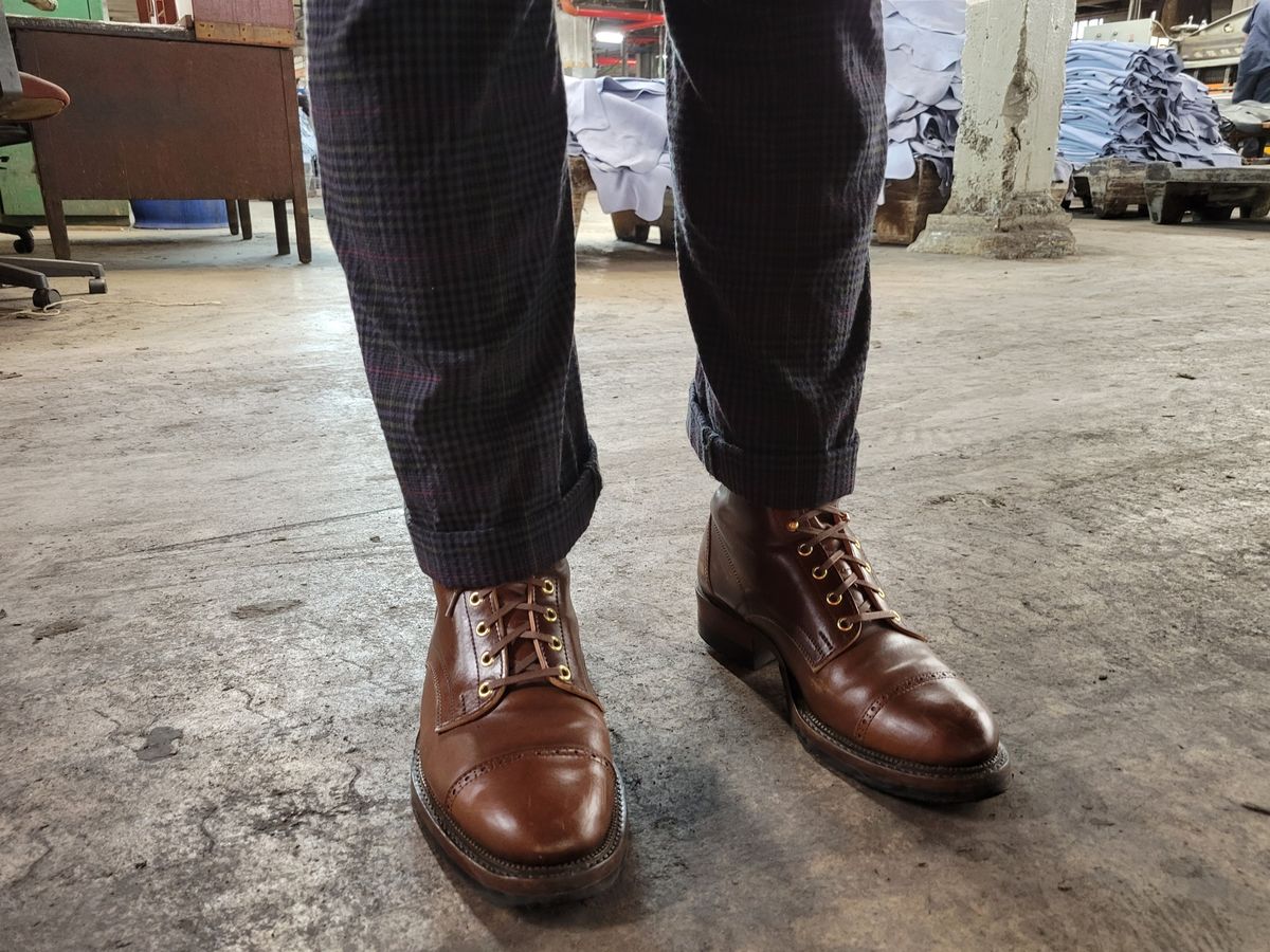 Photo by tlmader on April 8, 2022 of the White Kloud Blucher.87 in Leder Ogawa Coffee Shell Cordovan.