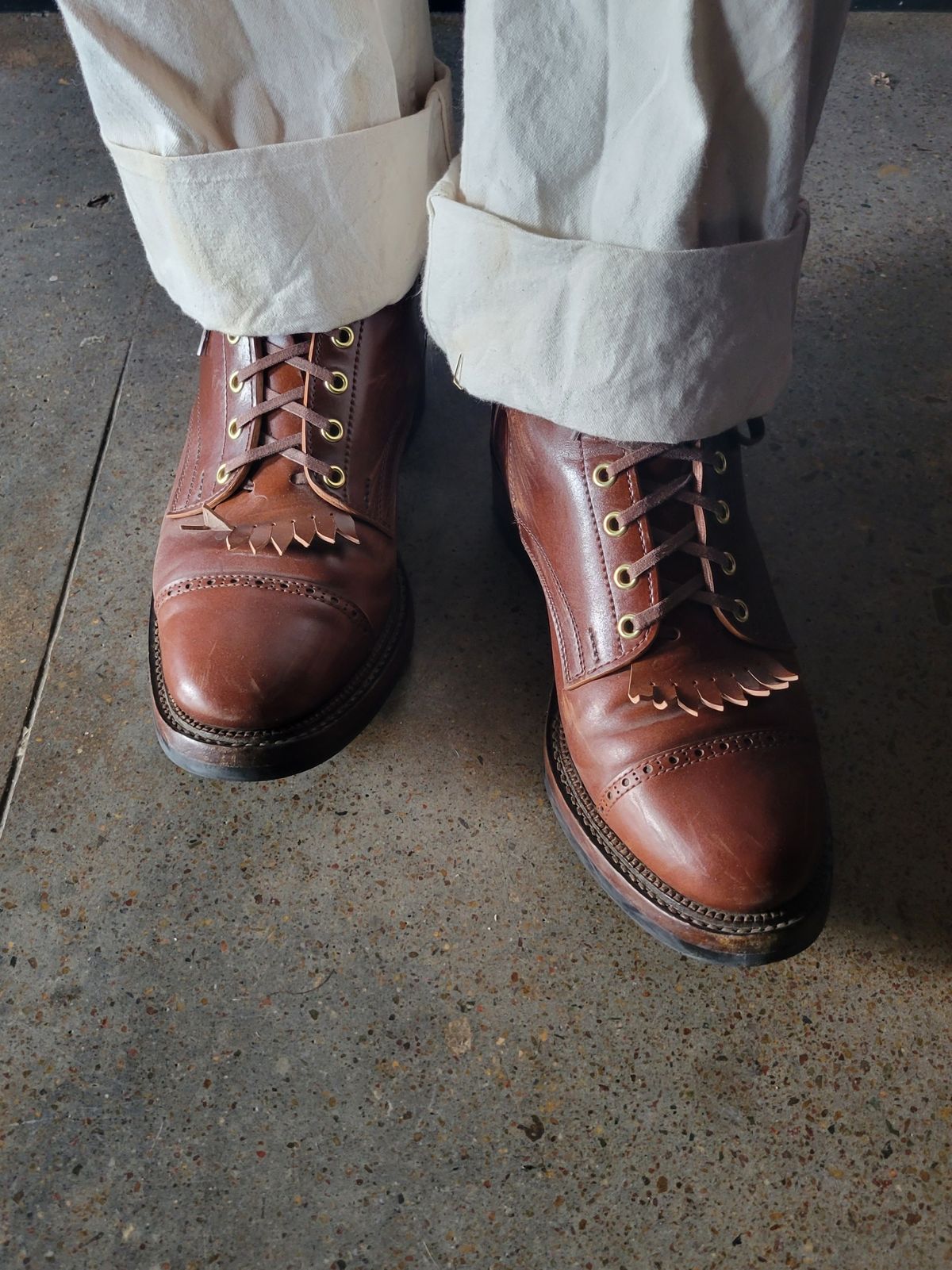 Photo by tlmader on April 26, 2022 of the White Kloud Blucher.87 in Leder Ogawa Coffee Shell Cordovan.