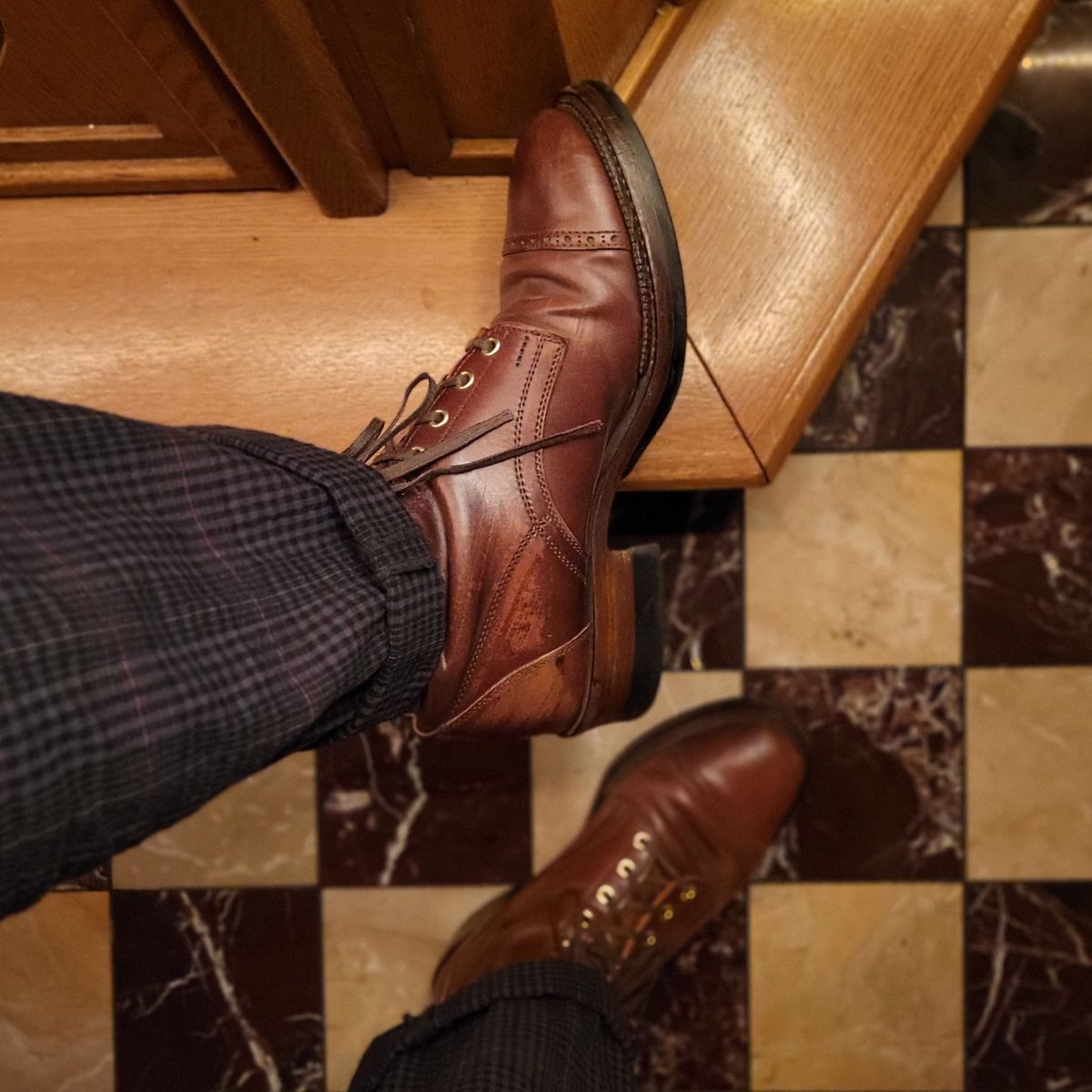 Photo by tlmader on September 29, 2022 of the White Kloud Blucher.87 in Leder Ogawa Coffee Shell Cordovan.