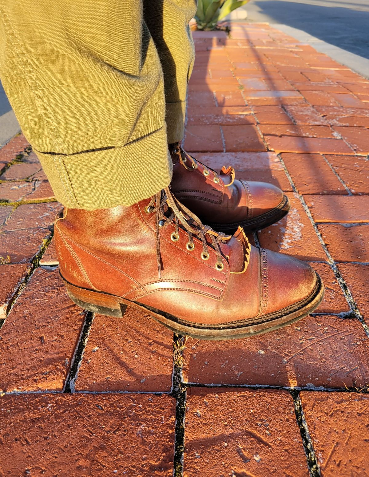Photo by tlmader on April 5, 2023 of the White Kloud Blucher.87 in Leder Ogawa Coffee Shell Cordovan.