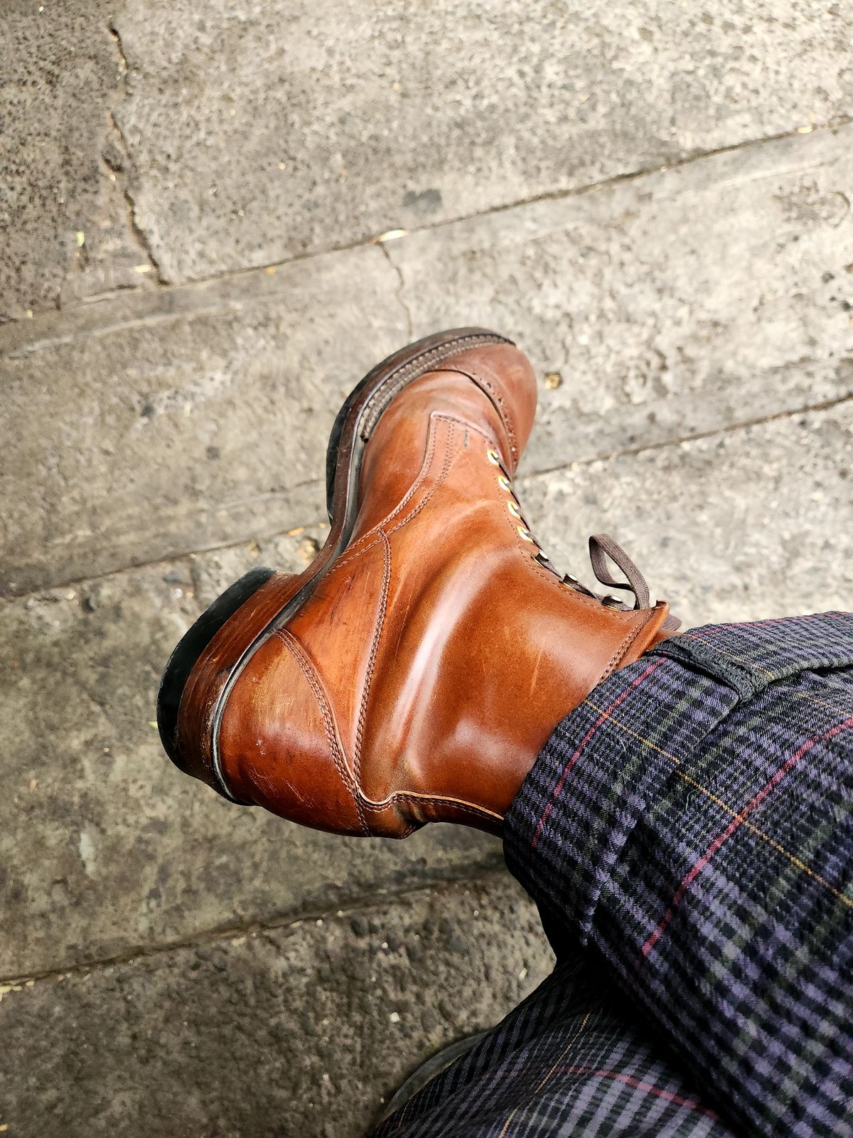 Photo by tlmader on April 19, 2024 of the White Kloud Blucher.87 in Leder Ogawa Coffee Shell Cordovan.