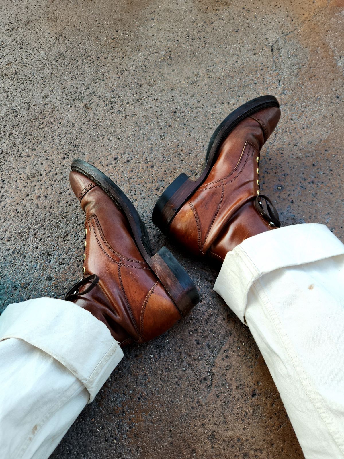 Photo by tlmader on August 3, 2024 of the White Kloud Blucher.87 in Leder Ogawa Coffee Shell Cordovan.