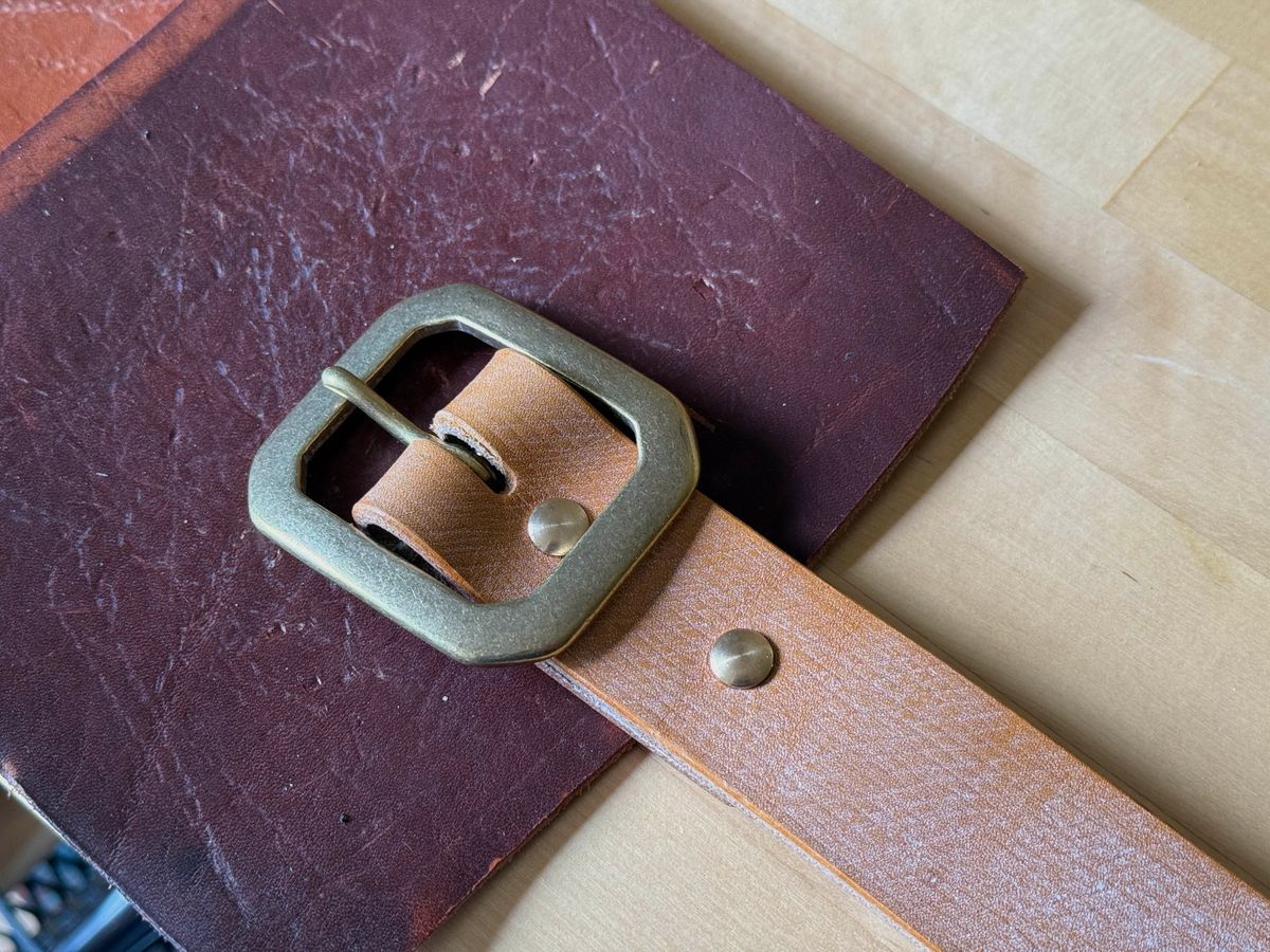Photo by tlmader on September 20, 2025 of the Titletown Goods Garrison Belt in J&FJ Baker Natural Cross Hatch Bridle.