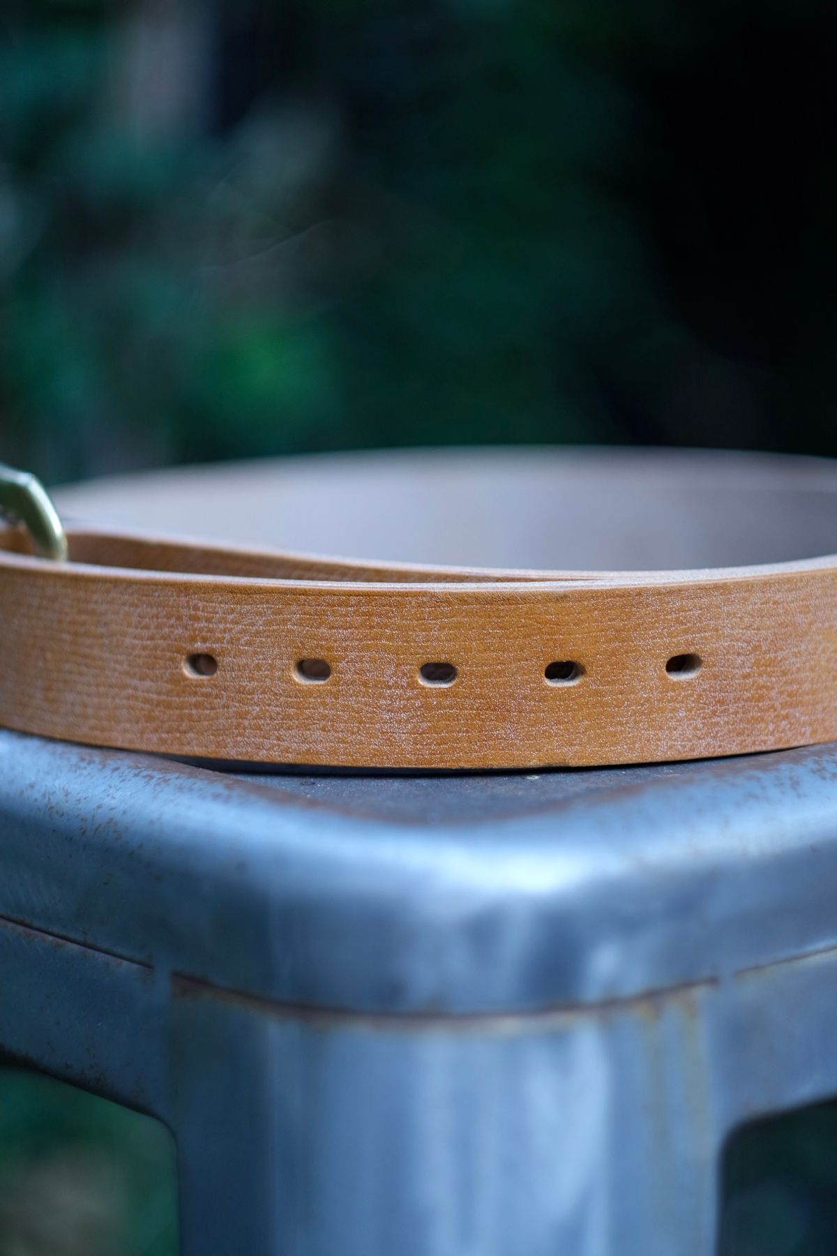 Photo by tlmader on October 1, 2025 of the Titletown Goods Garrison Belt in J&FJ Baker Natural Cross Hatch Bridle.