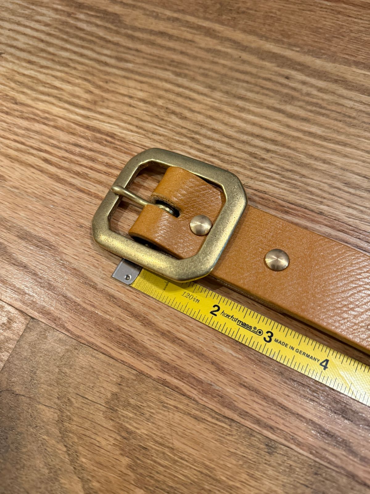 Photo by tlmader on October 1, 2025 of the Titletown Goods Garrison Belt in J&FJ Baker Natural Cross Hatch Bridle.