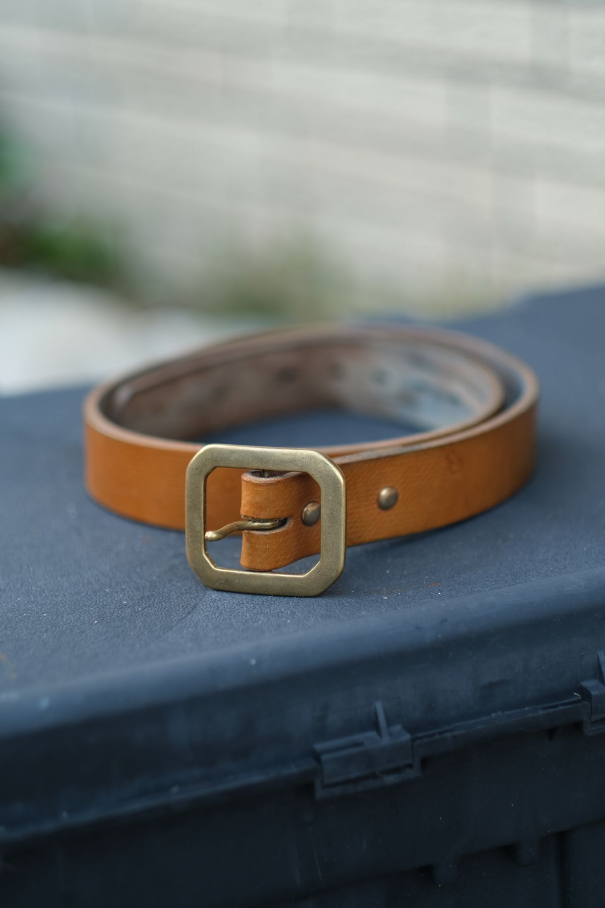 Photo by tlmader on January 5, 2026 of the Titletown Goods Garrison Belt in J&FJ Baker Natural Cross Hatch Bridle.