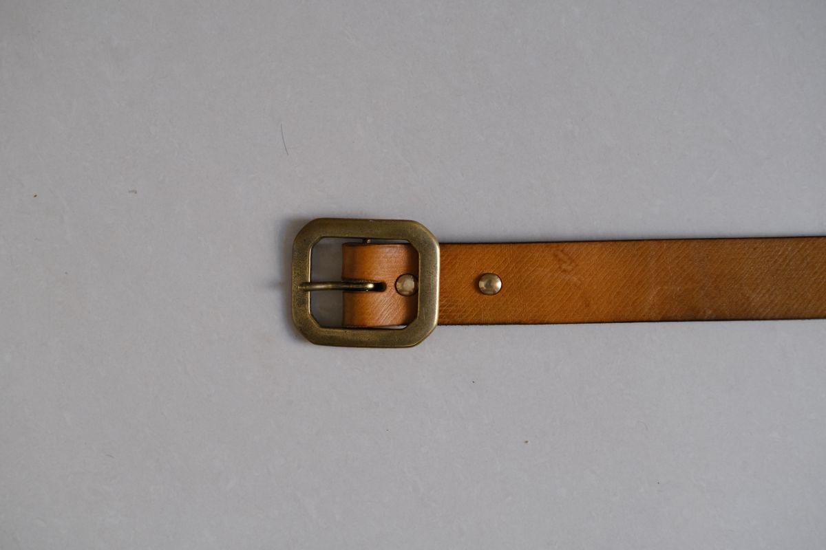 Photo by tlmader on February 2, 2026 of the Titletown Goods Garrison Belt in J&FJ Baker Natural Cross Hatch Bridle.