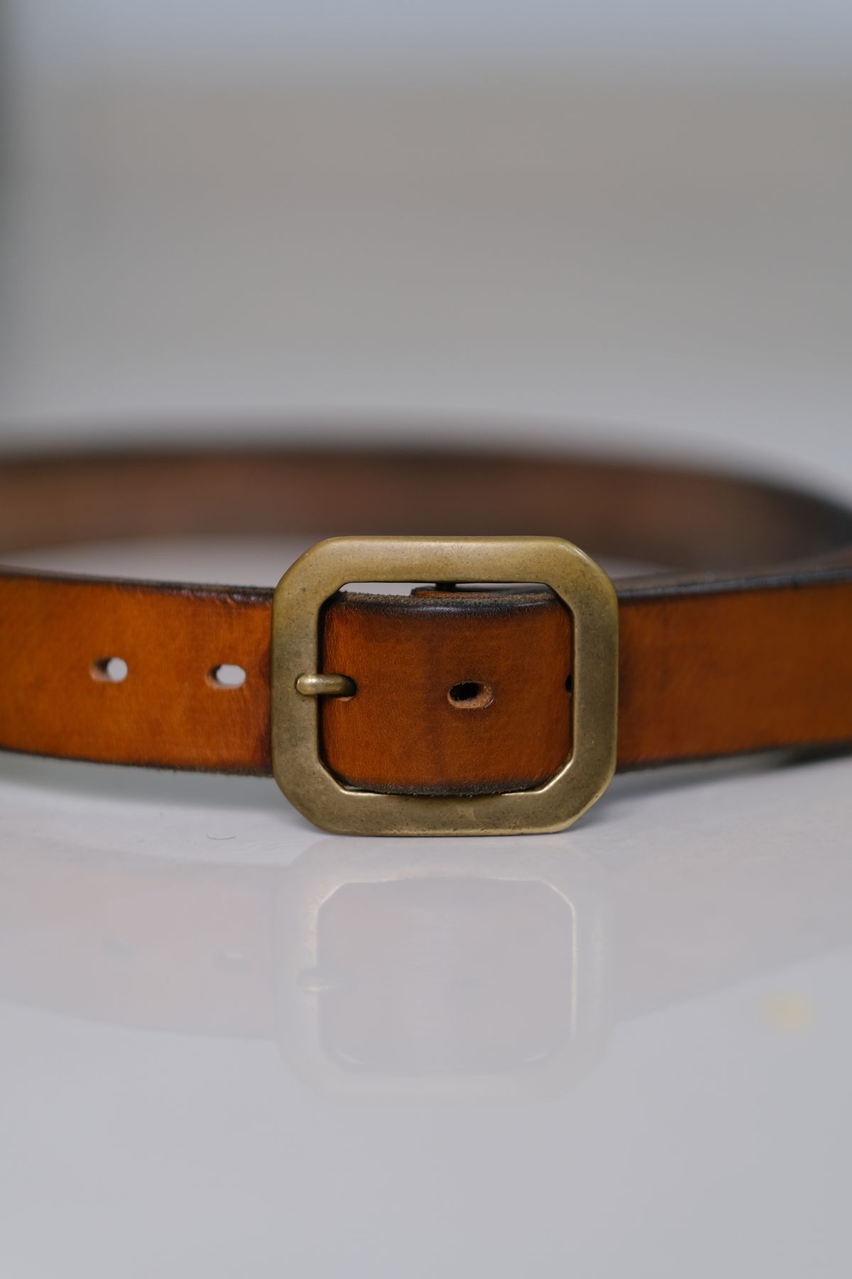 Photo by tlmader on March 6, 2026 of the Titletown Goods Garrison Belt in J&FJ Baker Natural Cross Hatch Bridle.