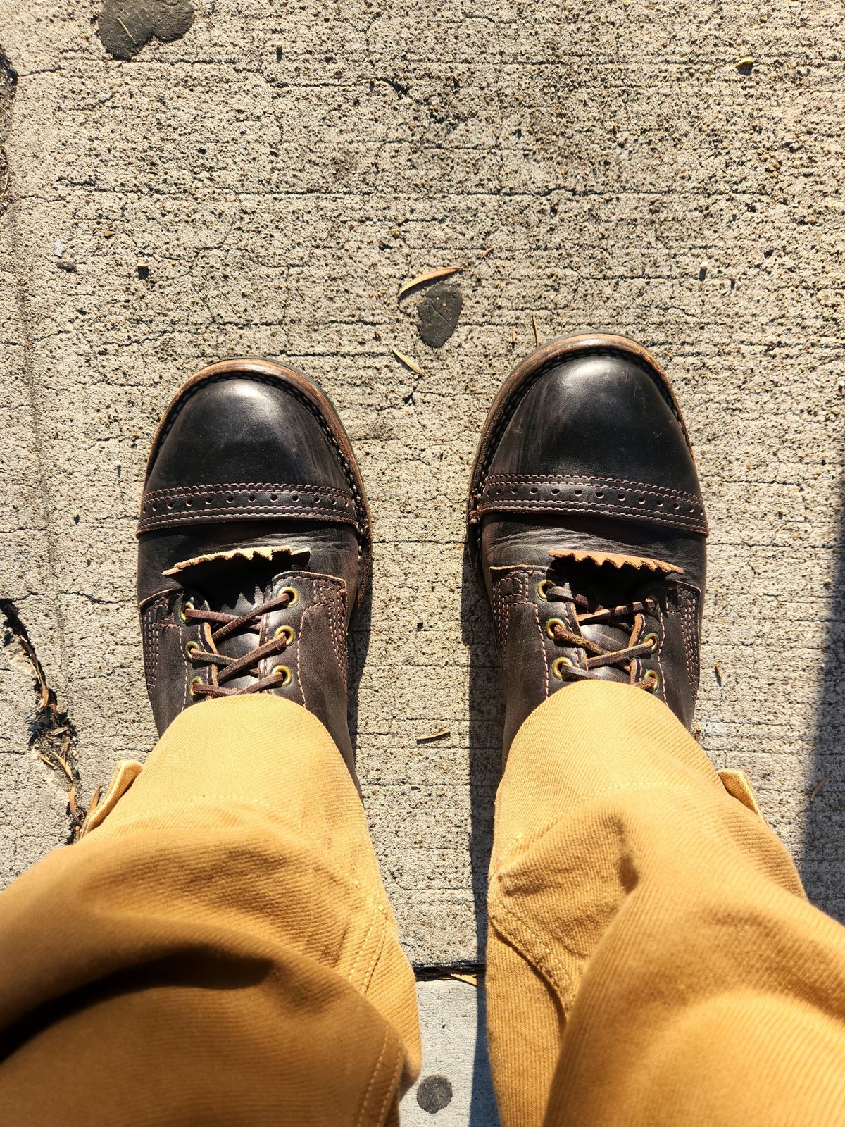 Photo by tlmader on April 28, 2024 of the Wesco Hendrik in Horween Black Chromexcel Horsehide.