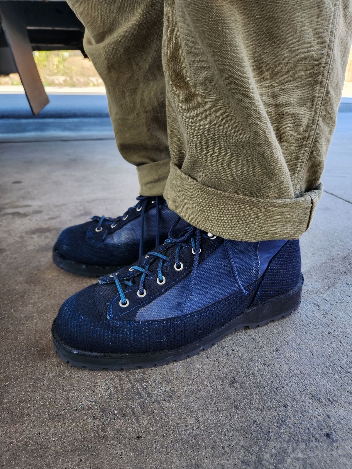 Photo by tlmader on September 22, 2024 of the Danner x FDMTL Indigo Sashiko Boots in FDMTL Original Indigo Sashiko.