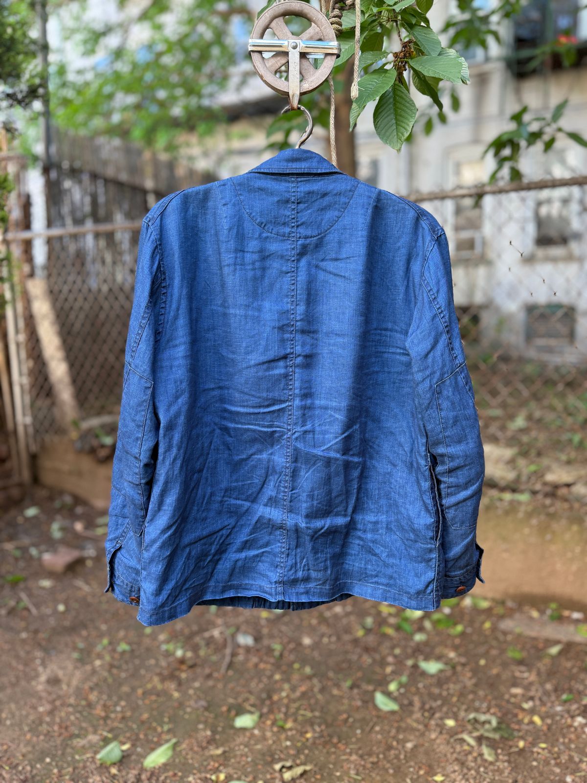 Photo by tlmader on May 18, 2025 of the Soundman Delaware Jacket in Indigo Linen.