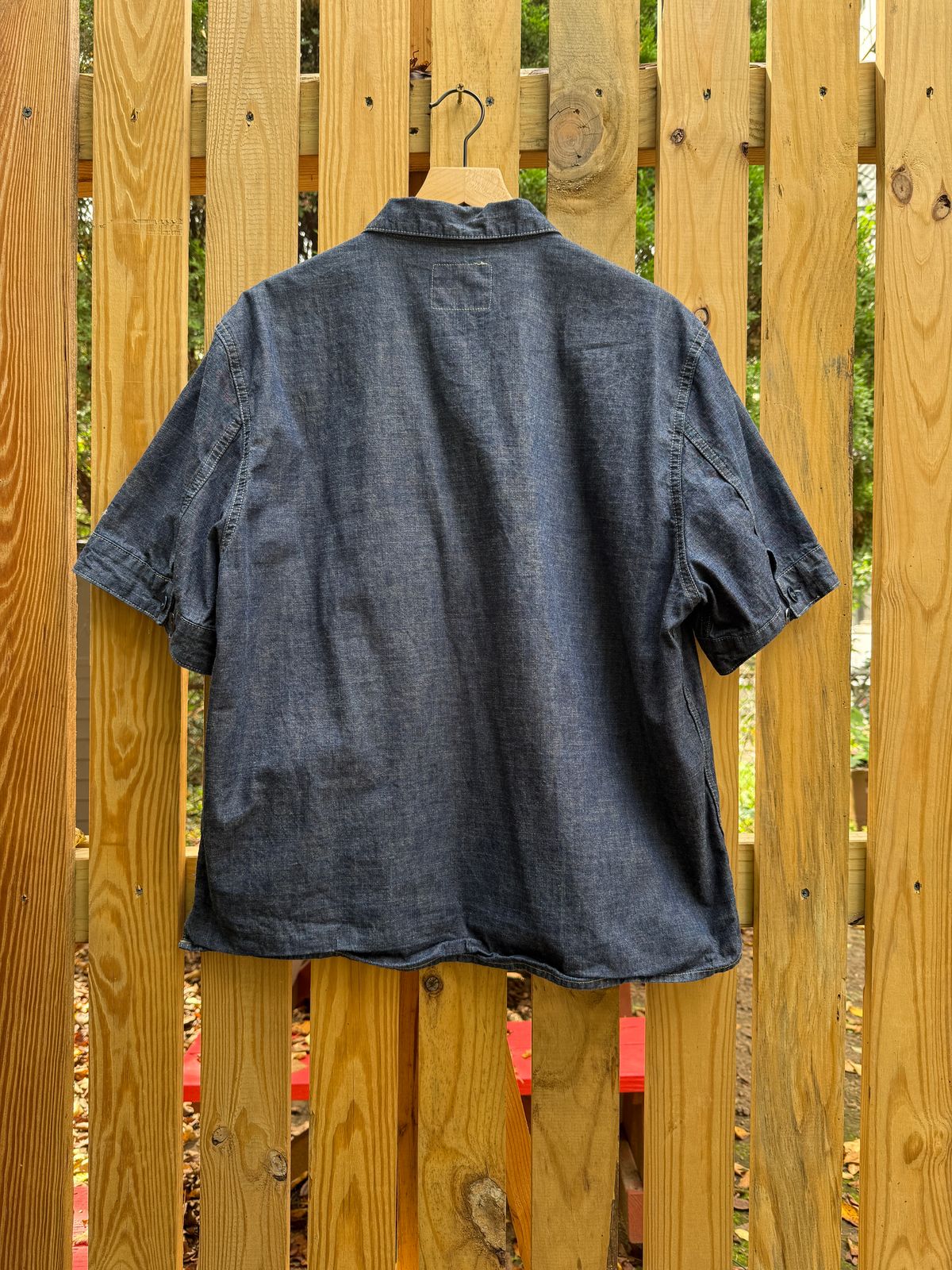 Photo by tlmader on September 27, 2025 of the Indigofera Teeter Shirt in Military Chambray.
