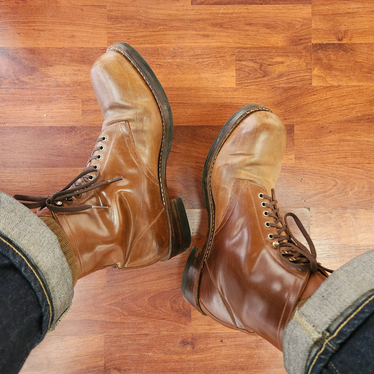 Photo by tlmader on December 21, 2023 of the Julian Boots Madison in Horween Bourbon Shell Cordovan.