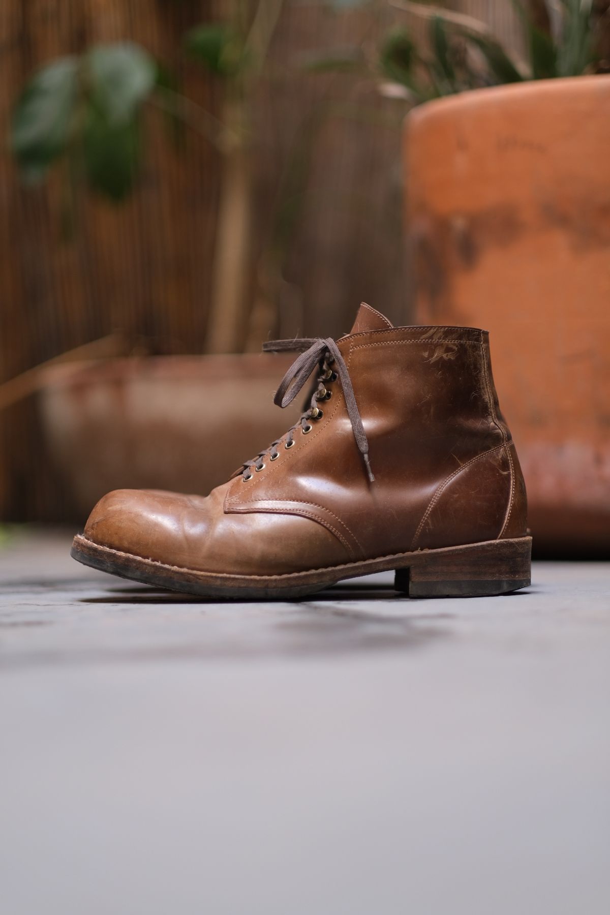Photo by tlmader on February 5, 2024 of the Julian Boots Madison in Horween Bourbon Shell Cordovan.