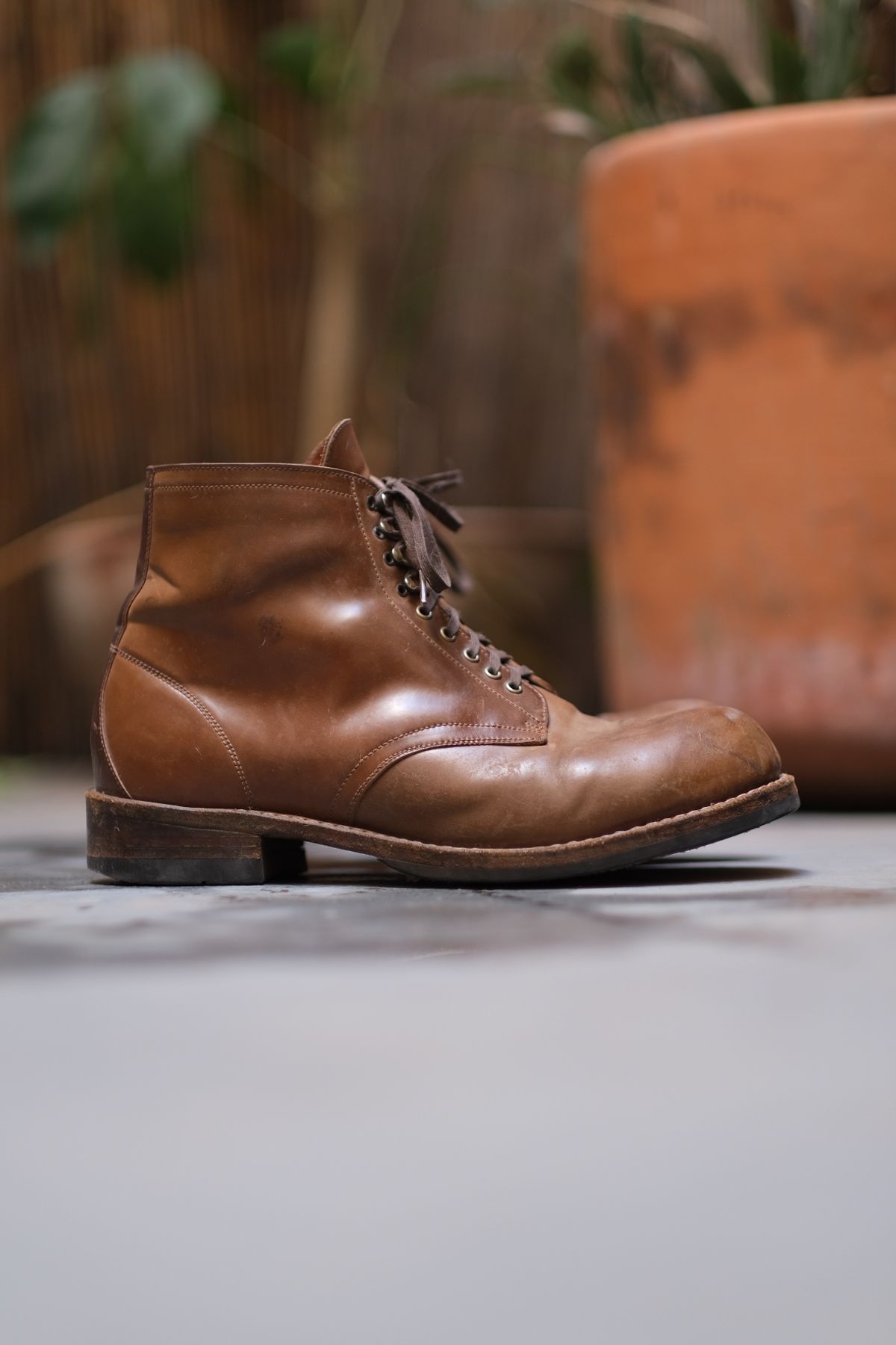 Photo by tlmader on February 5, 2024 of the Julian Boots Madison in Horween Bourbon Shell Cordovan.