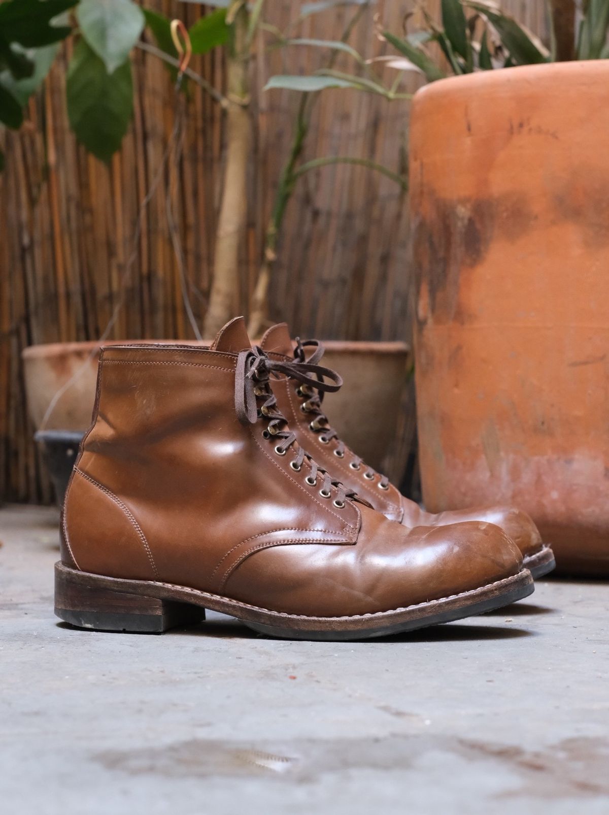 Photo by tlmader on March 5, 2024 of the Julian Boots Madison in Horween Bourbon Shell Cordovan.