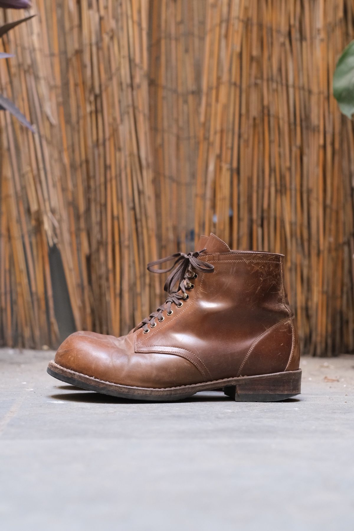 Photo by tlmader on April 5, 2024 of the Julian Boots Madison in Horween Bourbon Shell Cordovan.