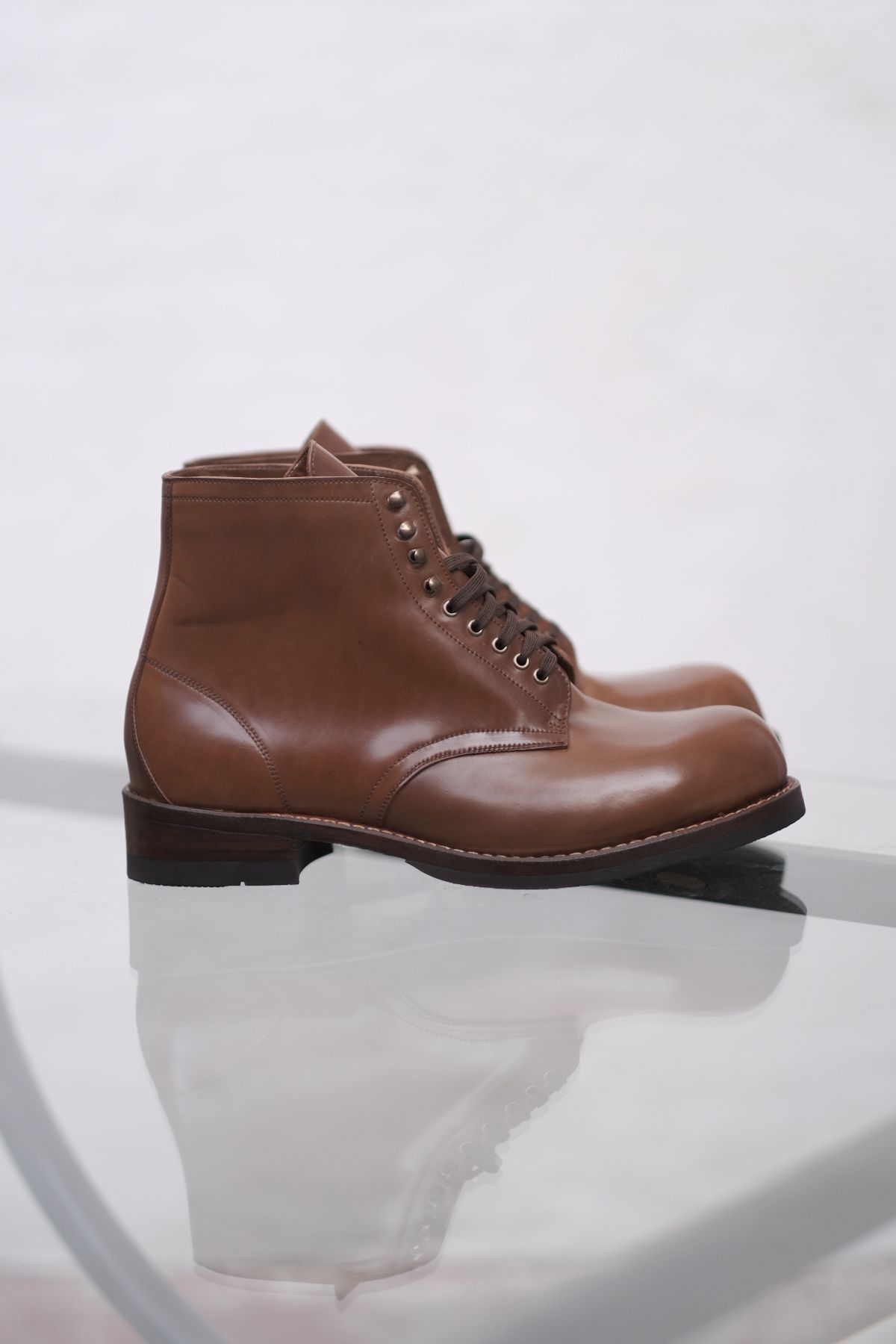 Photo by tlmader on November 1, 2023 of the Julian Boots Madison in Horween Bourbon Shell Cordovan.