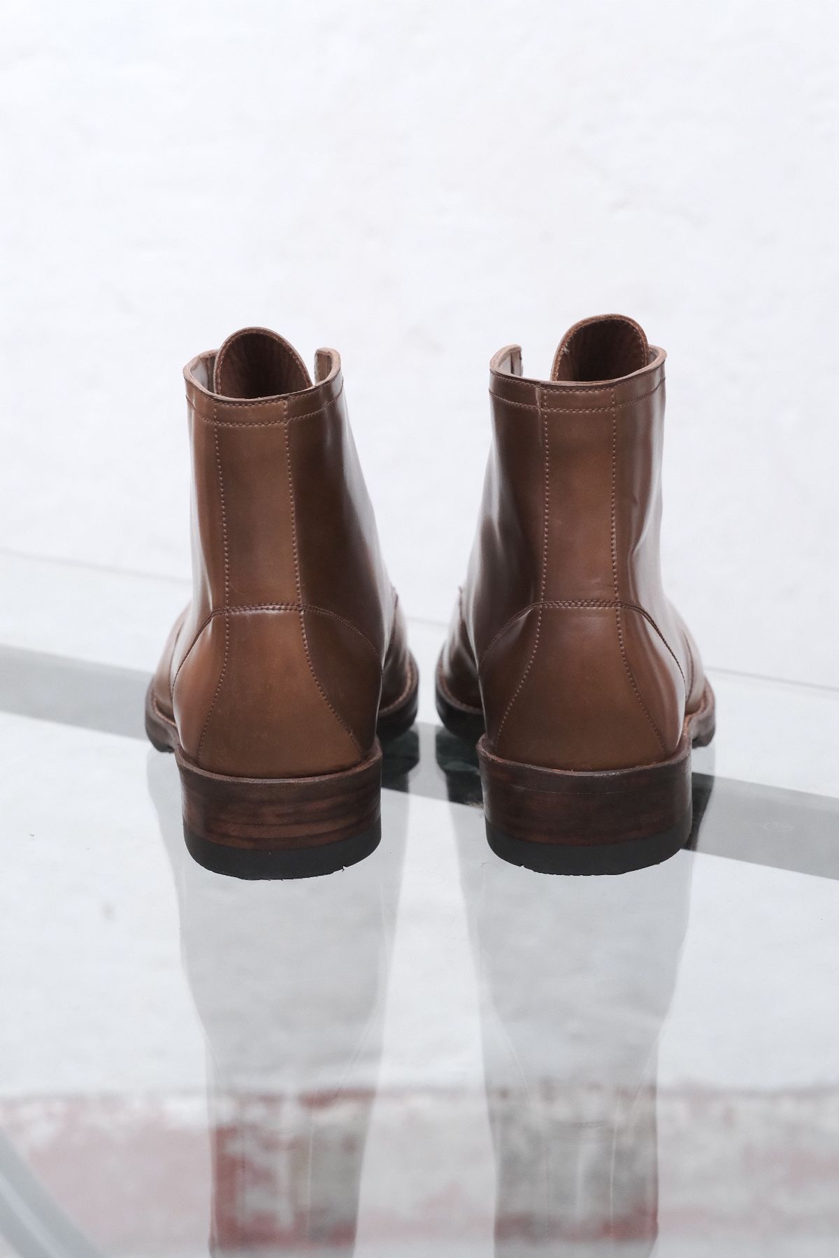 Photo by tlmader on November 1, 2023 of the Julian Boots Madison in Horween Bourbon Shell Cordovan.