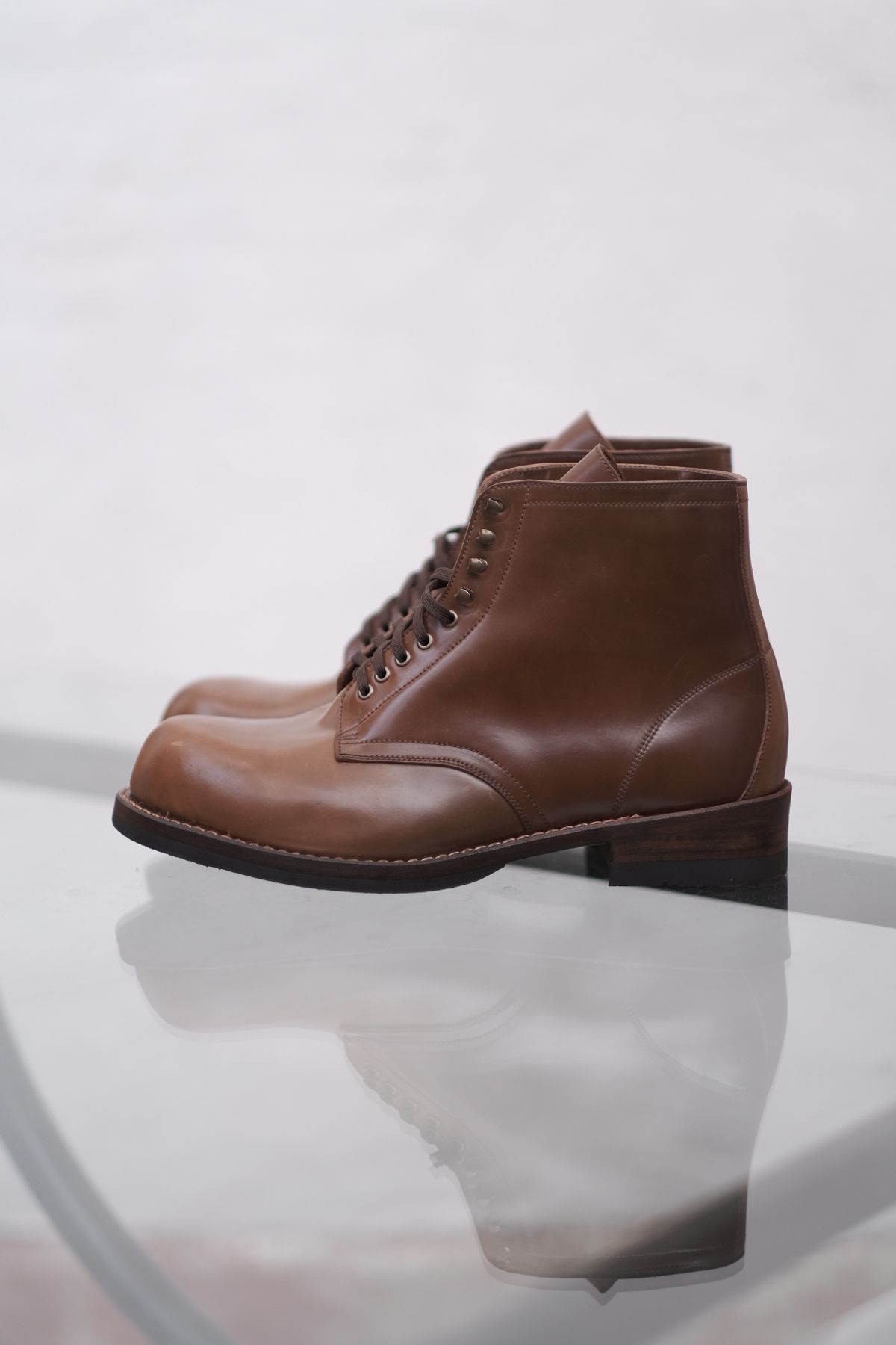 Photo by tlmader on November 1, 2023 of the Julian Boots Madison in Horween Bourbon Shell Cordovan.