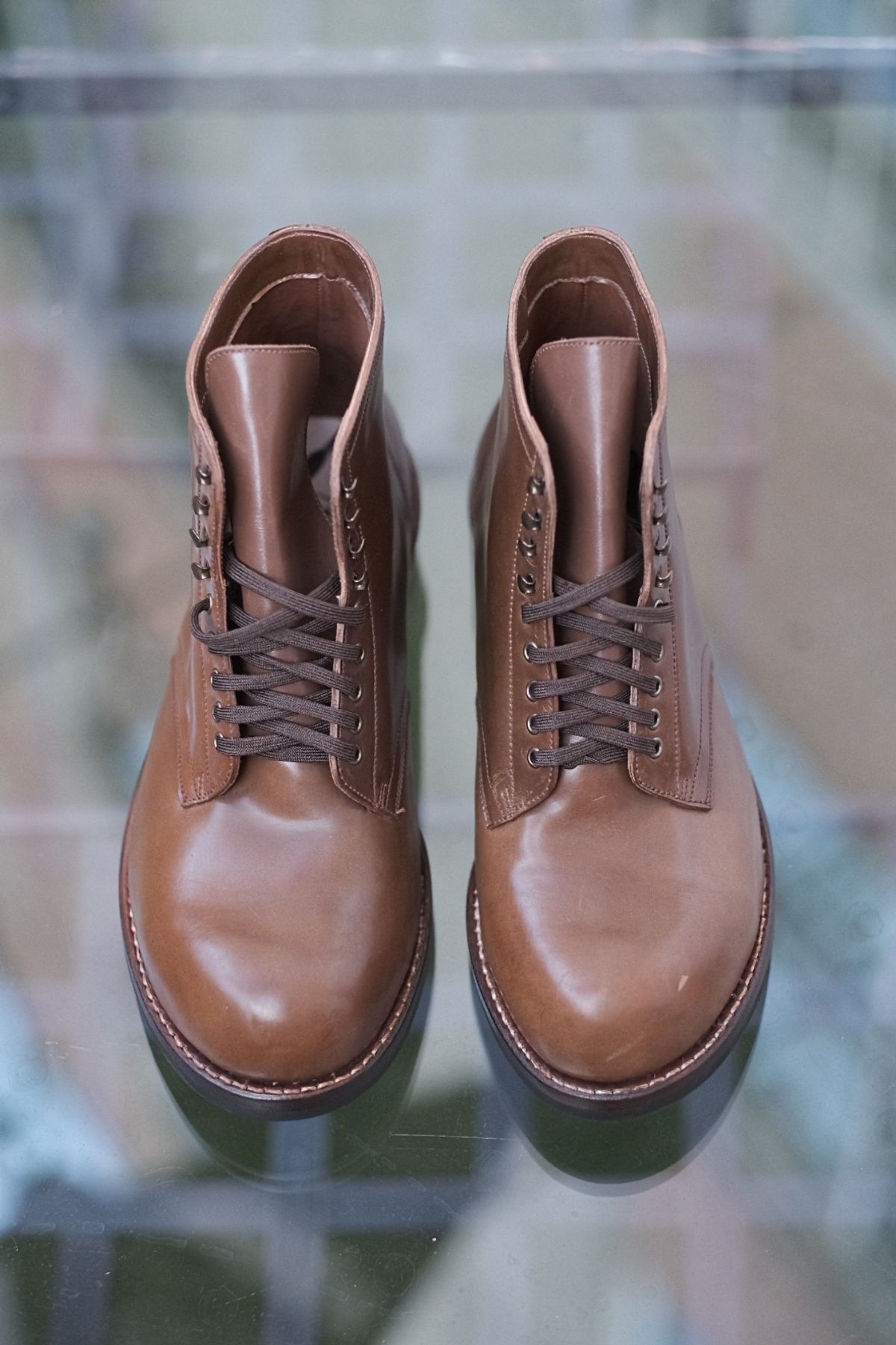 Photo by tlmader on November 1, 2023 of the Julian Boots Madison in Horween Bourbon Shell Cordovan.