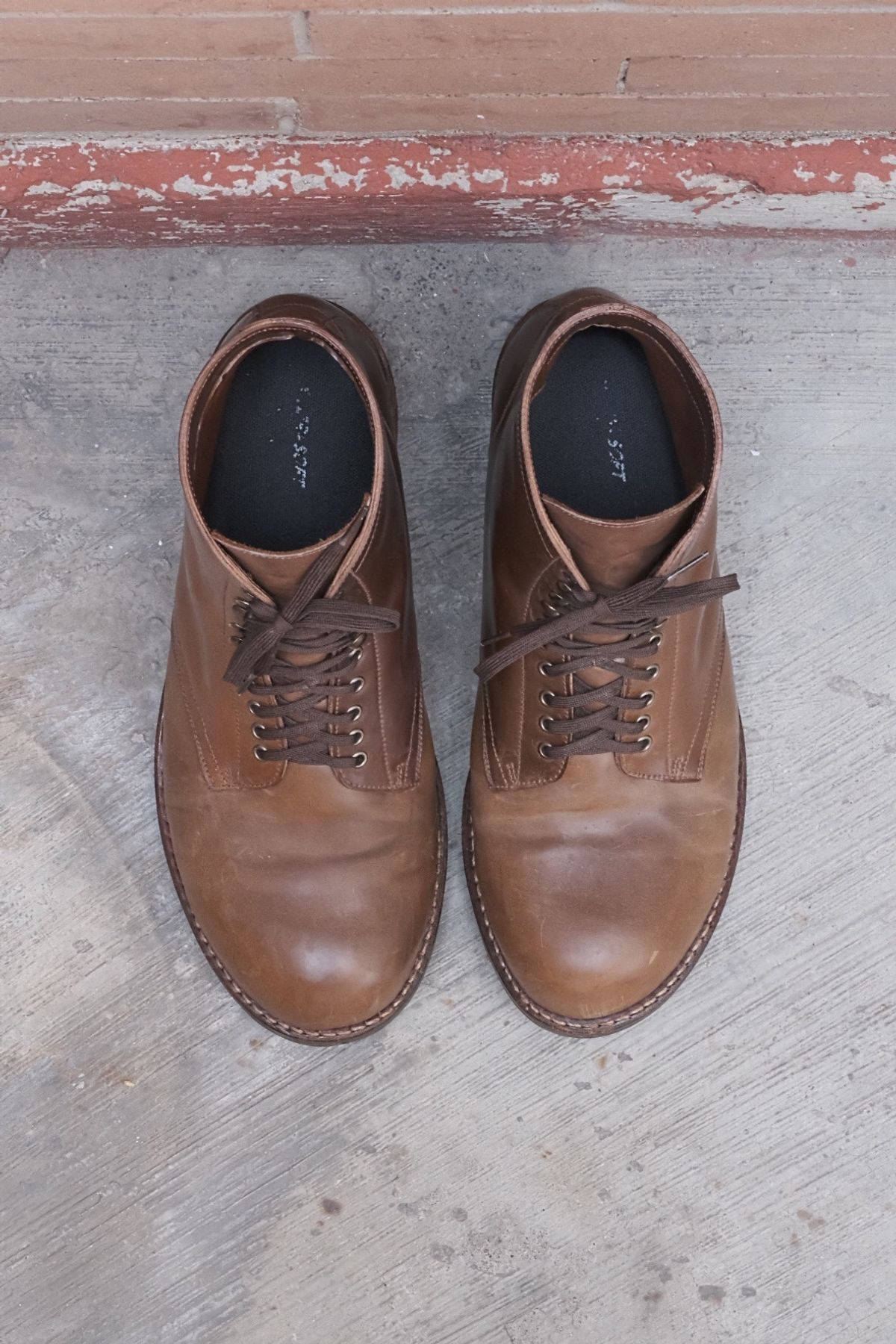Photo by tlmader on December 6, 2023 of the Julian Boots Madison in Horween Bourbon Shell Cordovan.