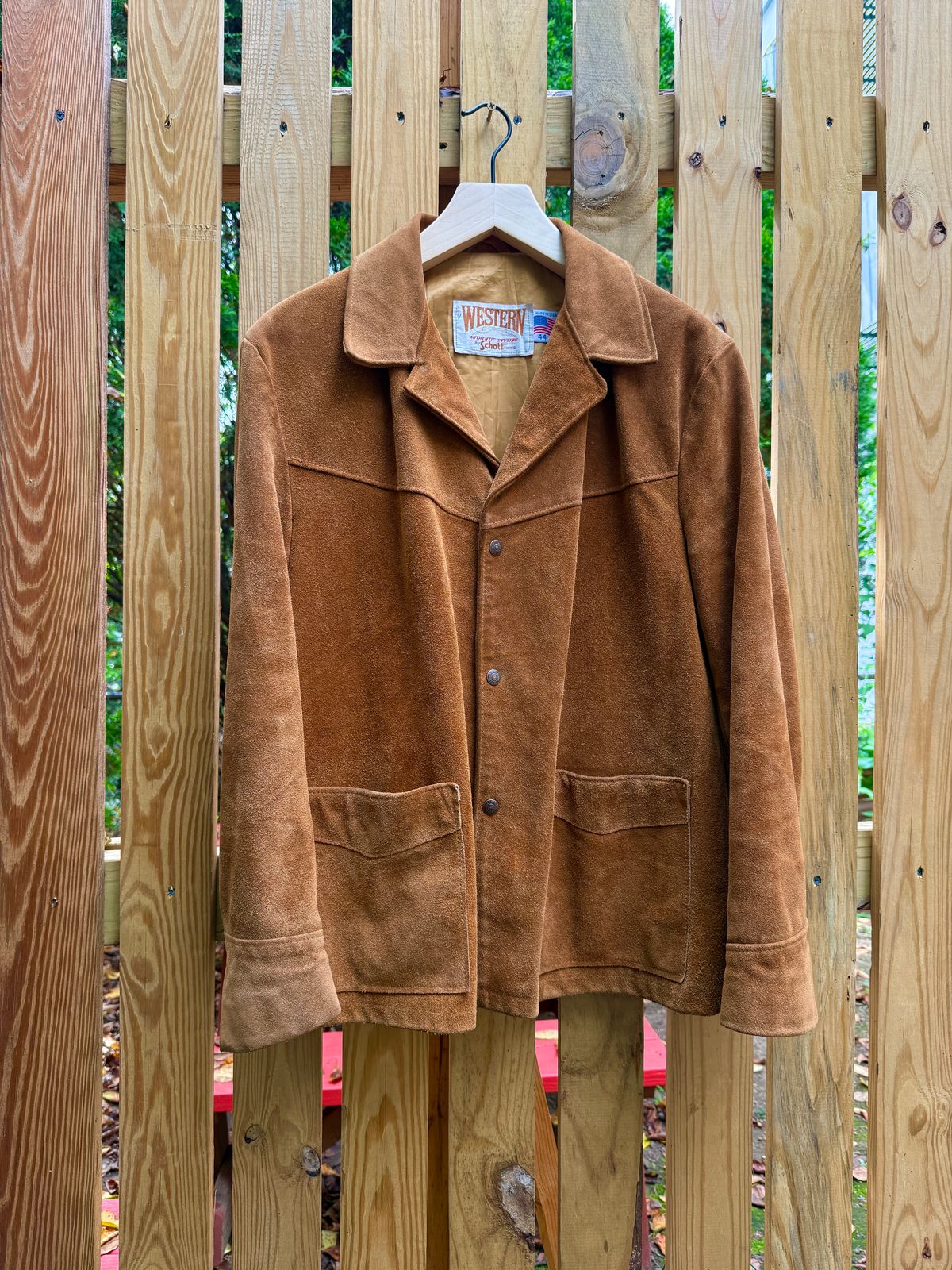 Photo by tlmader on September 27, 2025 of the Schott 80s Western Jacket in Suede.