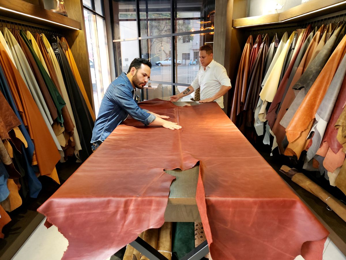 Photo by tlmader on April 23, 2024 of the Jorge Guadarrama Custom Model in LeFarc Cognac Argos.