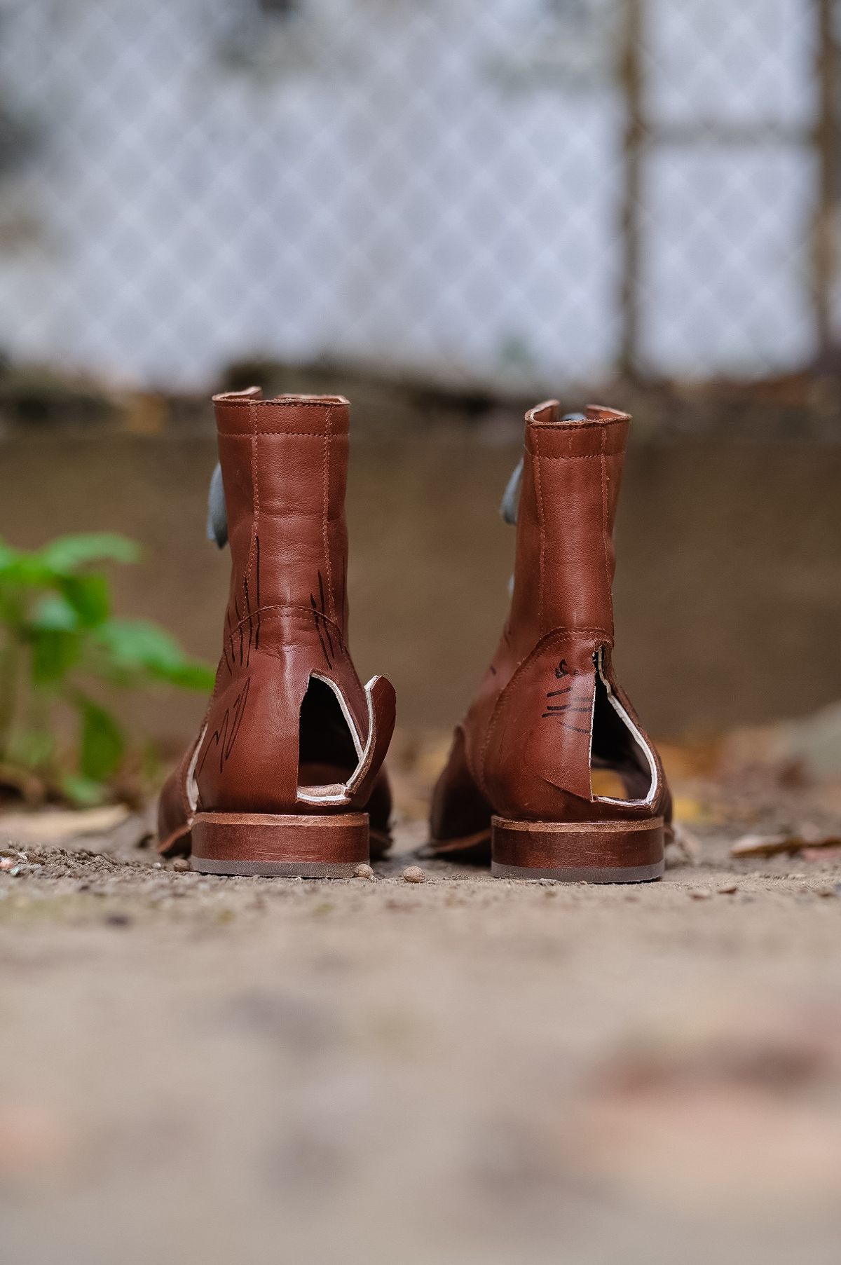 Photo by tlmader on October 14, 2024 of the Jorge Guadarrama Custom Model in LeFarc Cognac Argos.