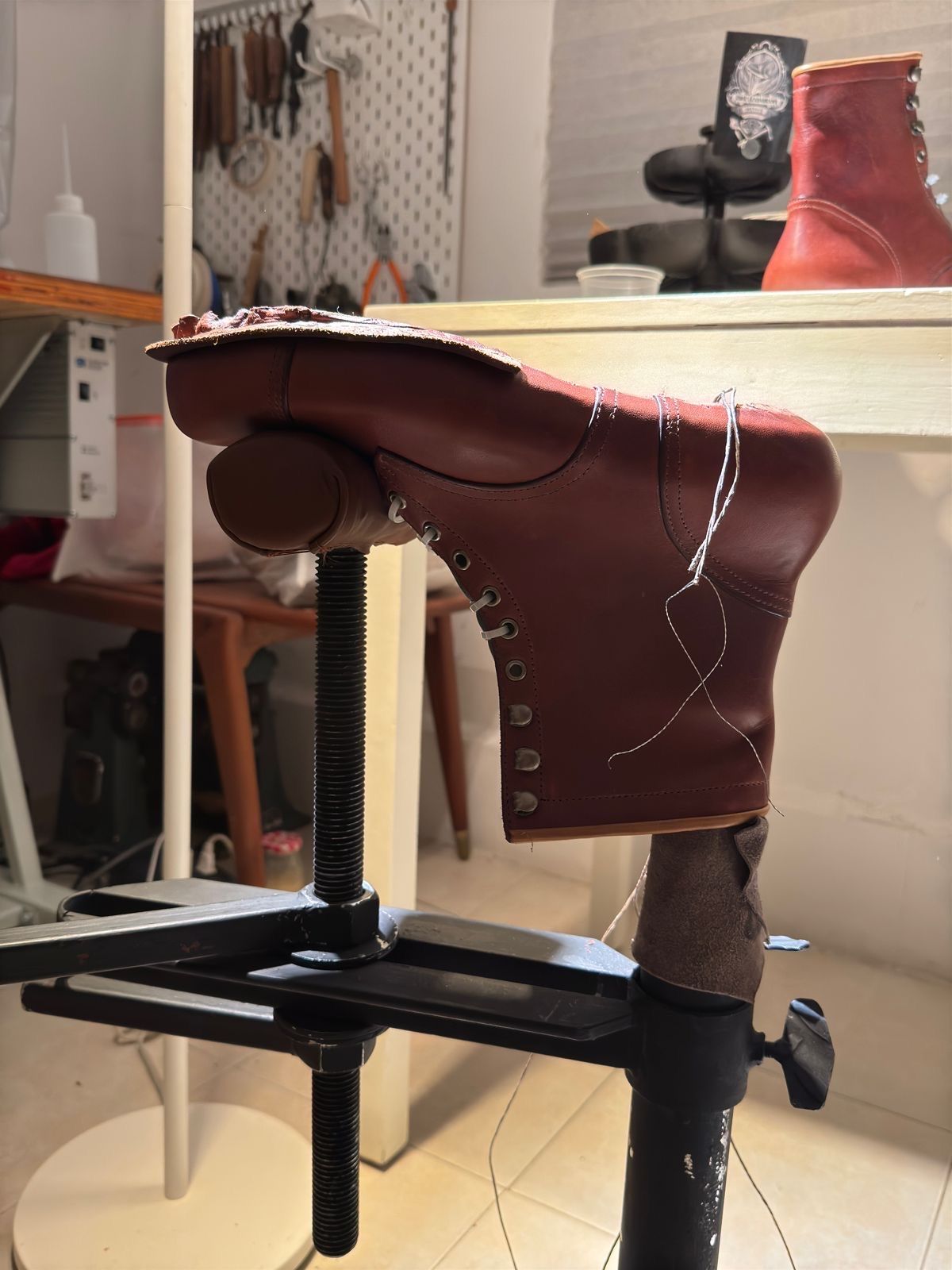 Photo by tlmader on February 4, 2025 of the Jorge Guadarrama Custom Model in LeFarc Cognac Argos.