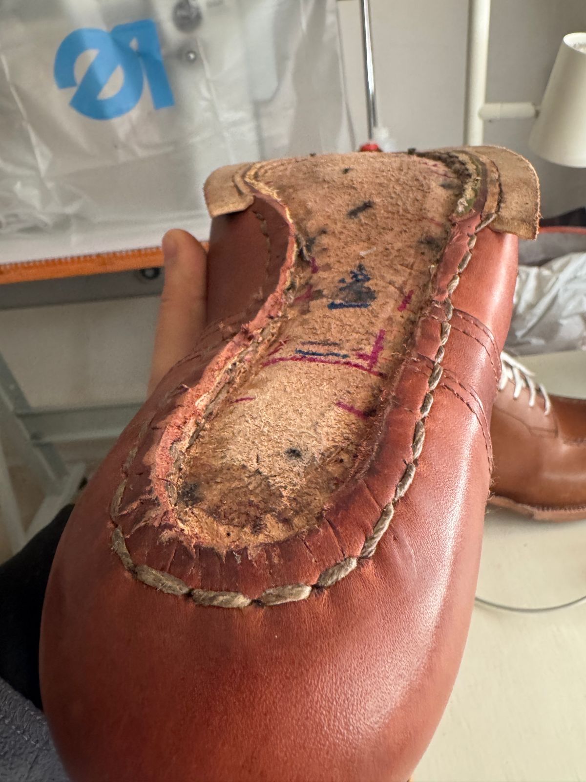 Photo by tlmader on February 10, 2025 of the Jorge Guadarrama Custom Model in LeFarc Cognac Argos.
