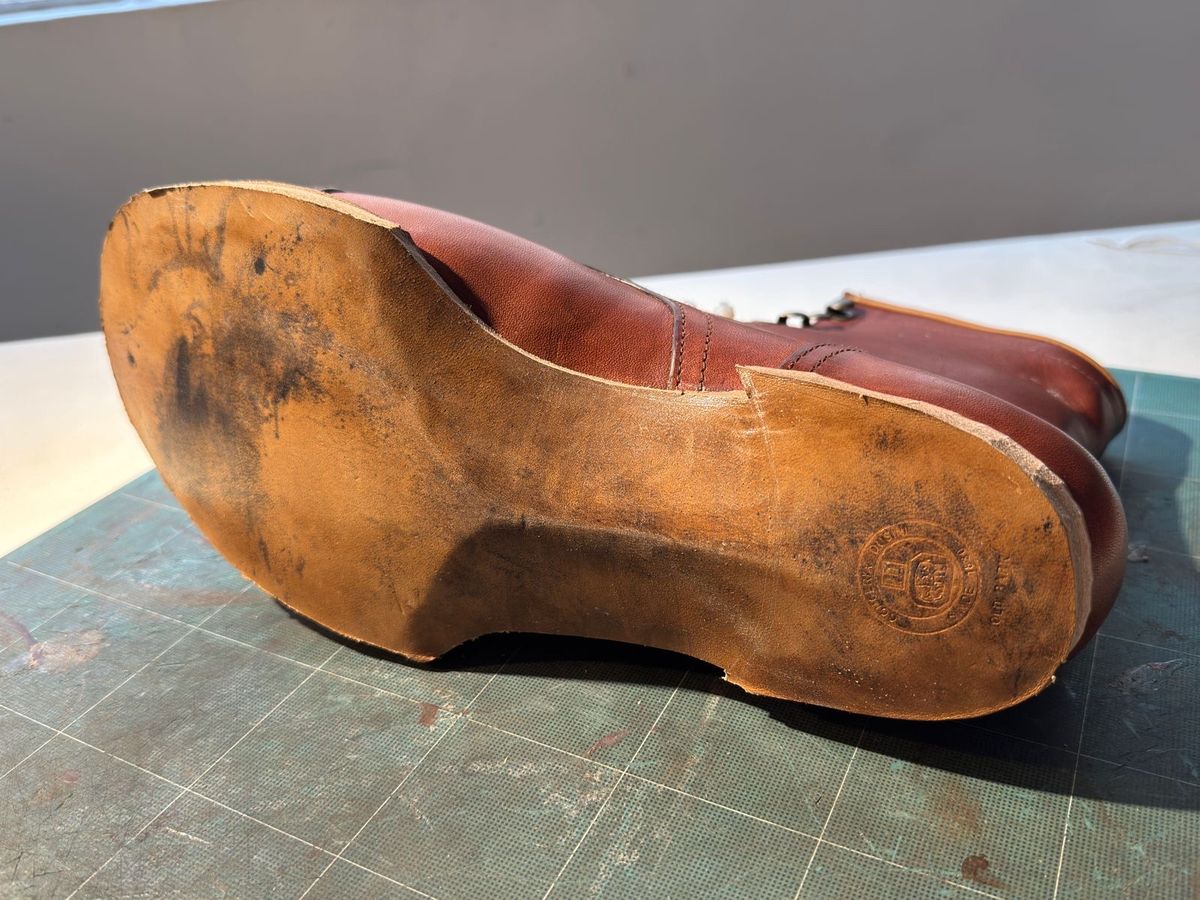 Photo by tlmader on March 5, 2025 of the Jorge Guadarrama Custom Model in LeFarc Cognac Argos.