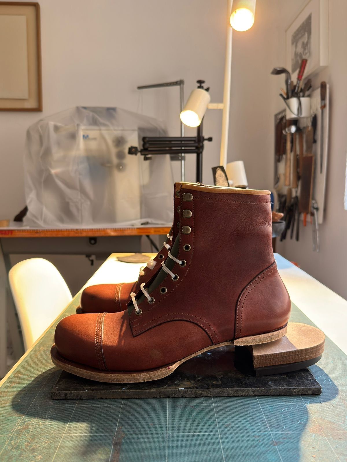 Photo by tlmader on March 5, 2025 of the Jorge Guadarrama Custom Model in LeFarc Cognac Argos.