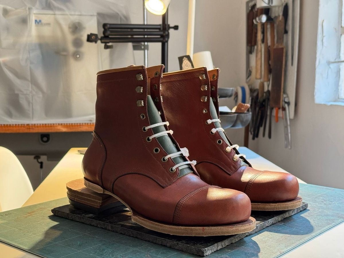Photo by tlmader on March 5, 2025 of the Jorge Guadarrama Custom Model in LeFarc Cognac Argos.