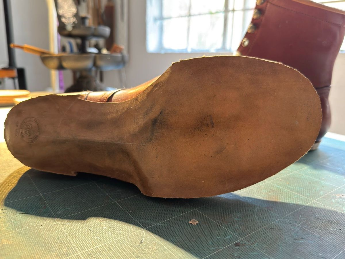 Photo by tlmader on March 5, 2025 of the Jorge Guadarrama Custom Model in LeFarc Cognac Argos.