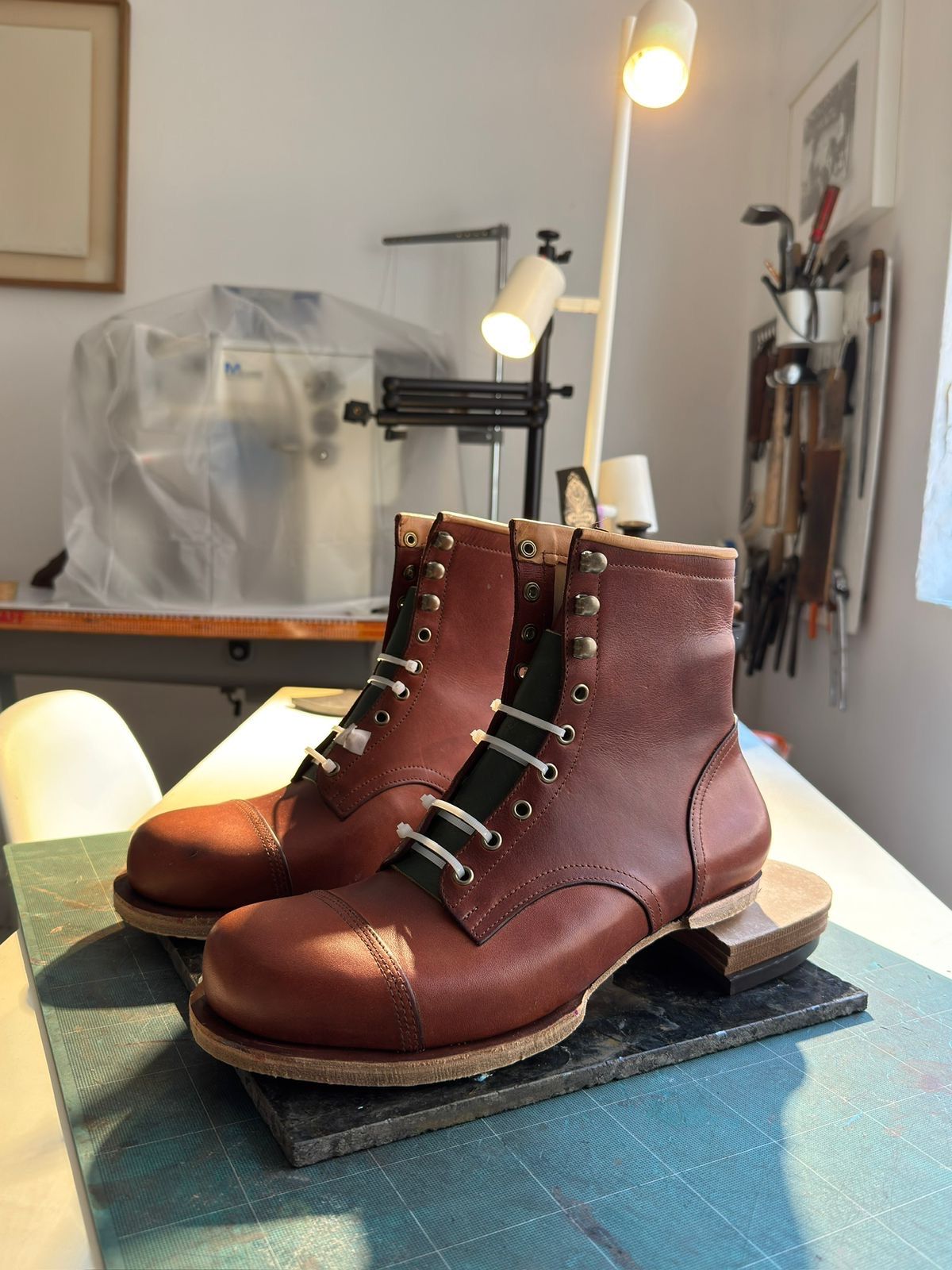 Photo by tlmader on March 5, 2025 of the Jorge Guadarrama Custom Model in LeFarc Cognac Argos.