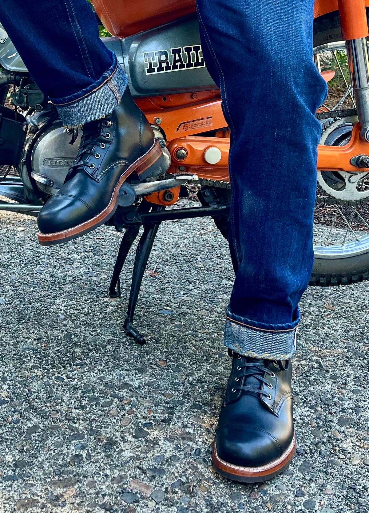 Photo by jenr.l.good on October 2, 2022 of the Wolverine 1000 Mile Cap-Toe Boot in Horween Black Chromexcel.