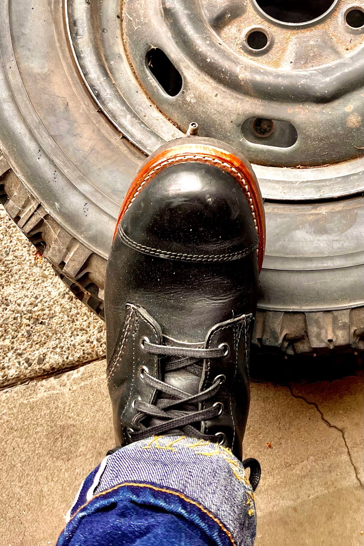 Photo by jenr.l.good on October 23, 2022 of the Wolverine 1000 Mile Cap-Toe Boot in Horween Black Chromexcel.