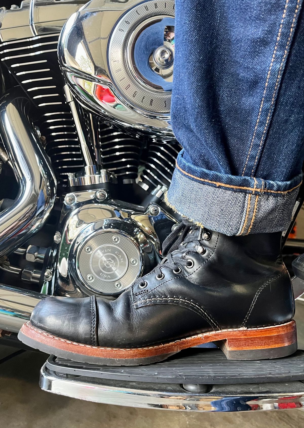 Photo by jenr.l.good on December 1, 2022 of the Wolverine 1000 Mile Cap-Toe Boot in Horween Black Chromexcel.