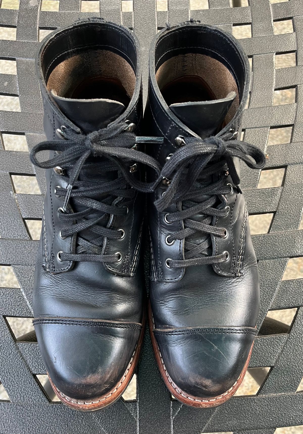 Photo by jenr.l.good on February 1, 2023 of the Wolverine 1000 Mile Cap-Toe Boot in Horween Black Chromexcel.