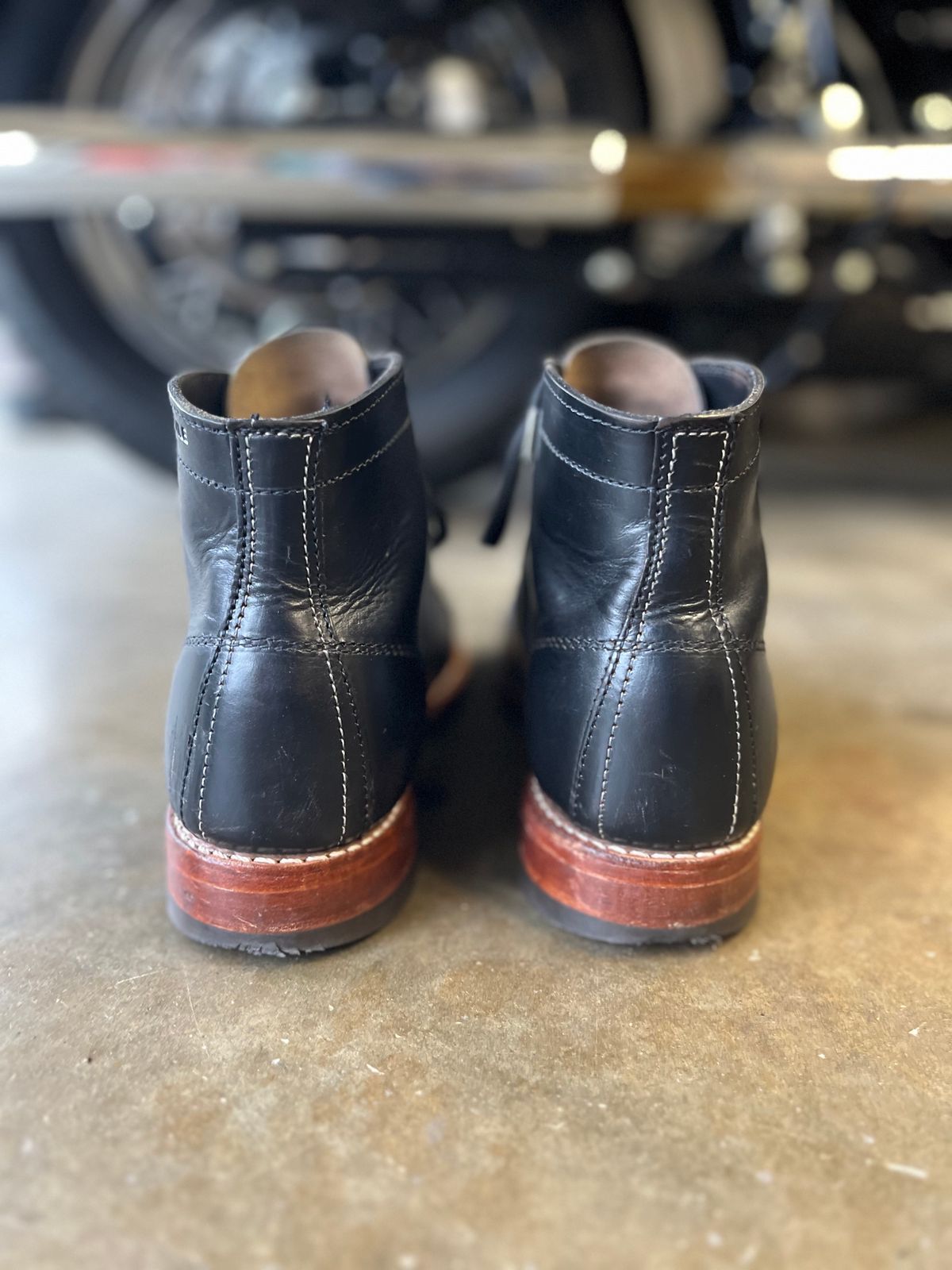 Photo by jenr.l.good on March 2, 2023 of the Wolverine 1000 Mile Cap-Toe Boot in Horween Black Chromexcel.