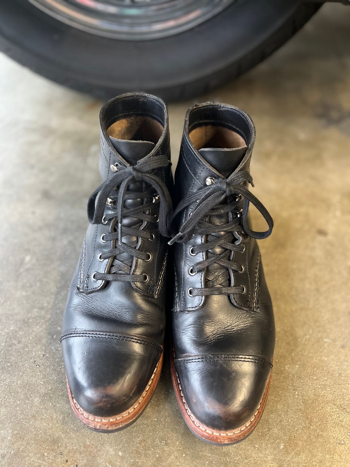 Photo by jenr.l.good on March 2, 2023 of the Wolverine 1000 Mile Cap-Toe Boot in Horween Black Chromexcel.