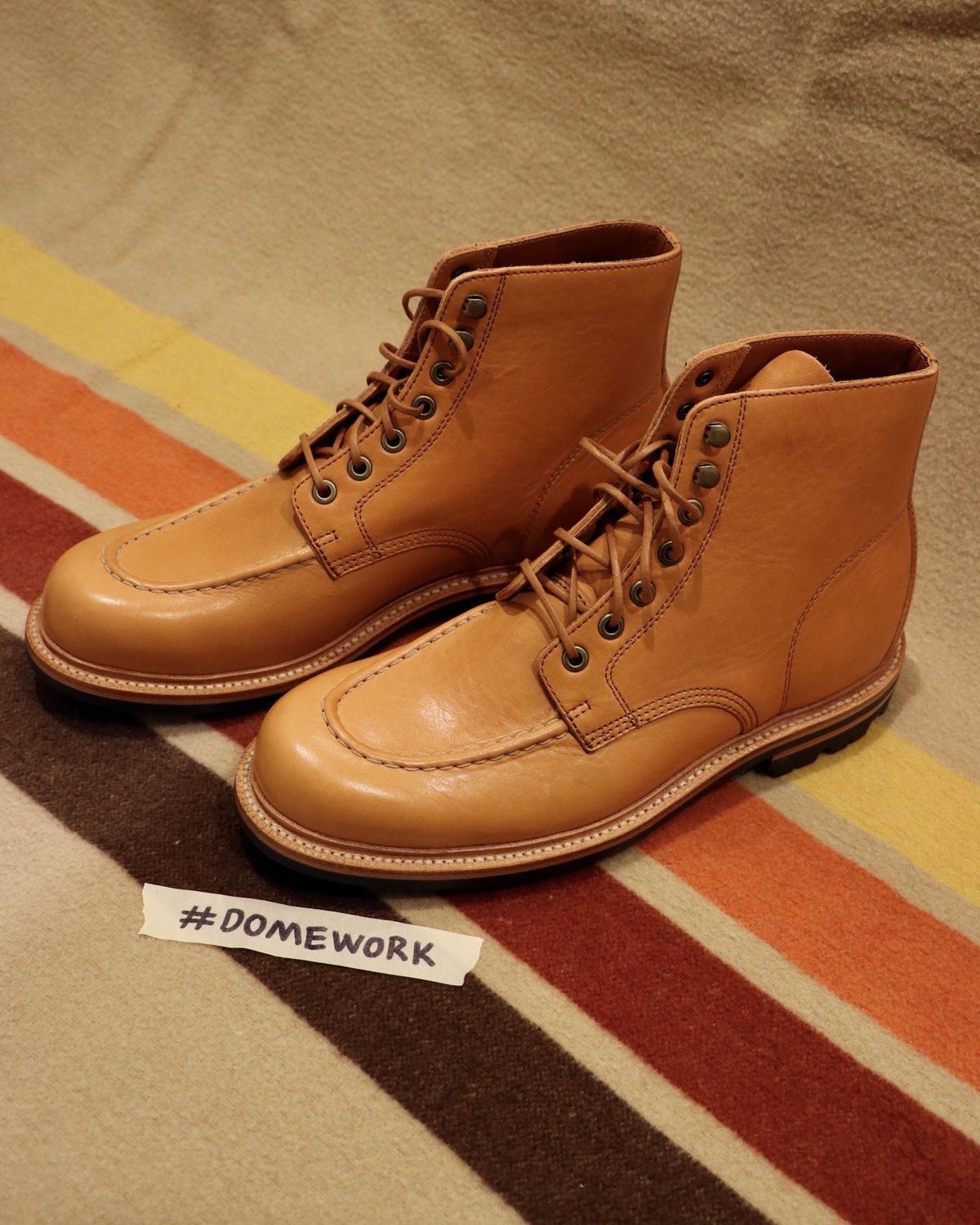 Photo by hhand on October 4, 2022 of the Grant Stone Brass Boot in Horween English Tan Essex.
