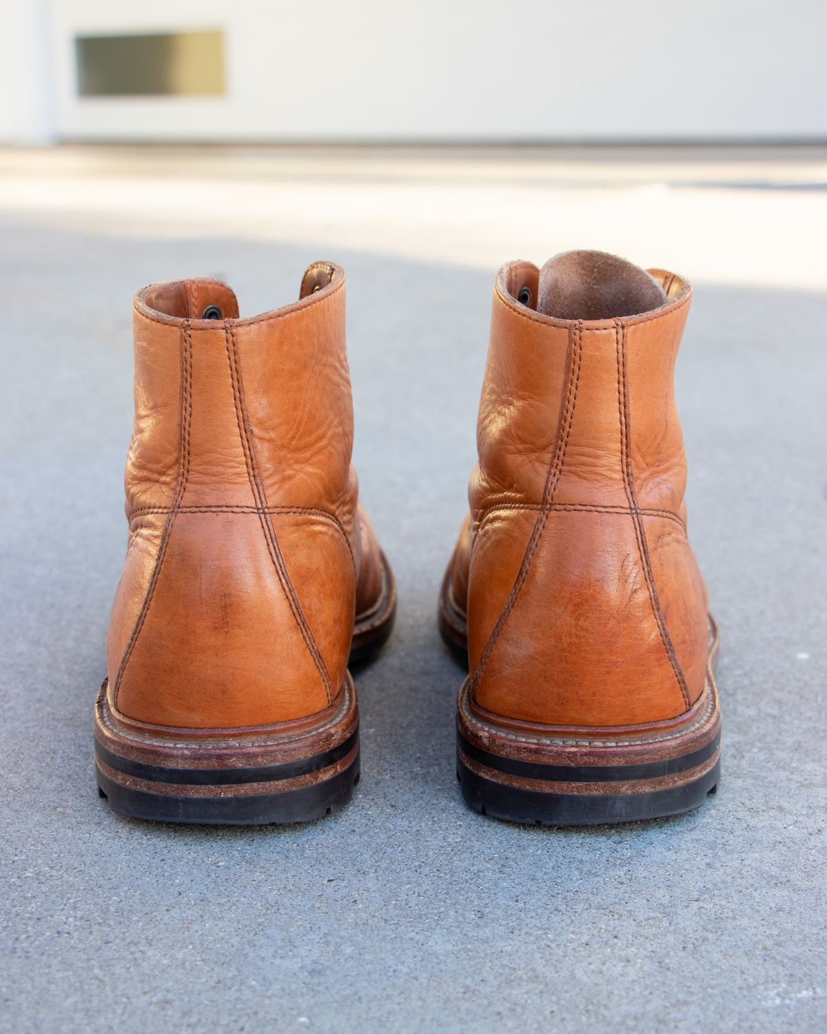Photo by hhand on February 6, 2023 of the Grant Stone Brass Boot in Horween English Tan Essex.